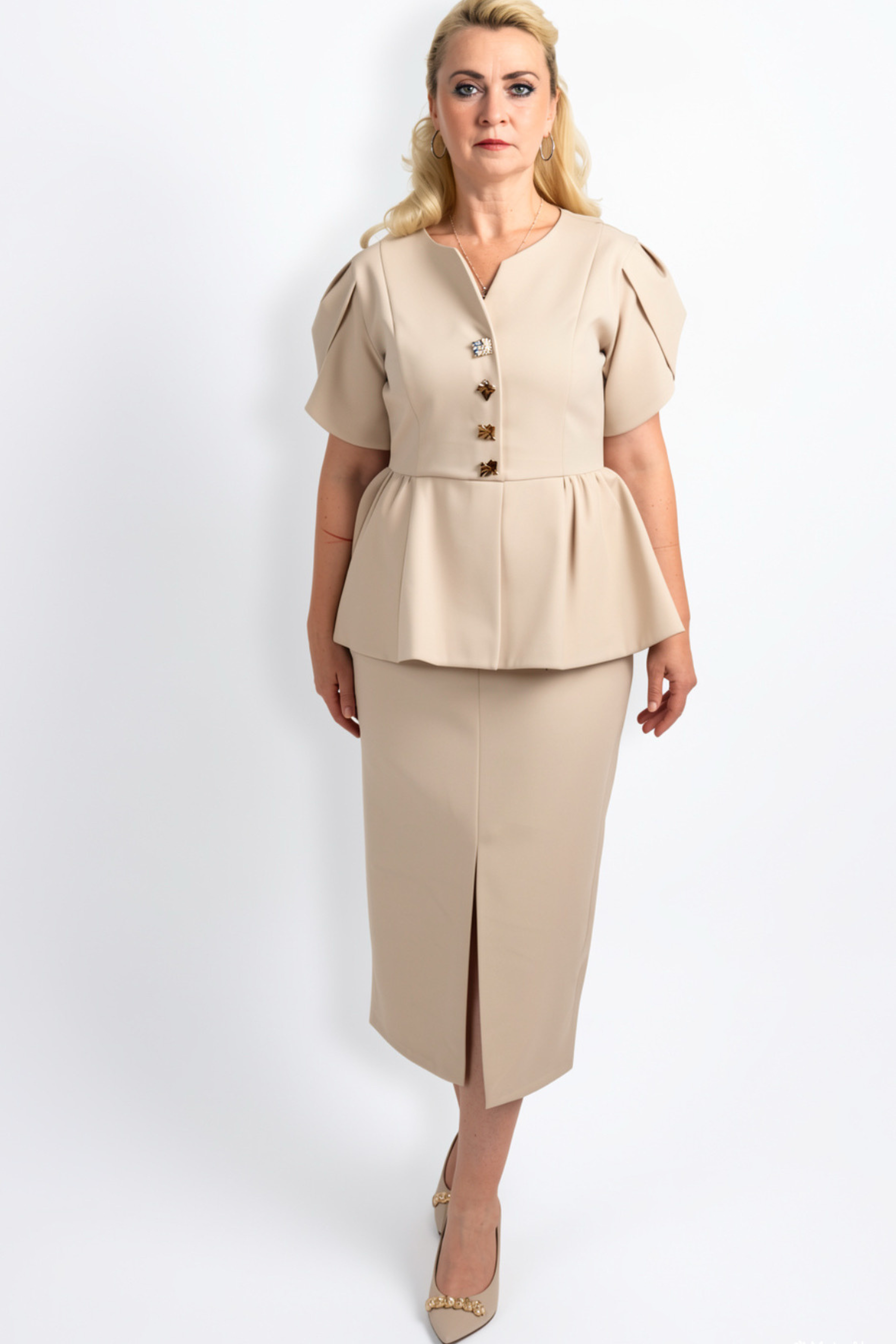 Elegantna haljina sa peplum detaljem