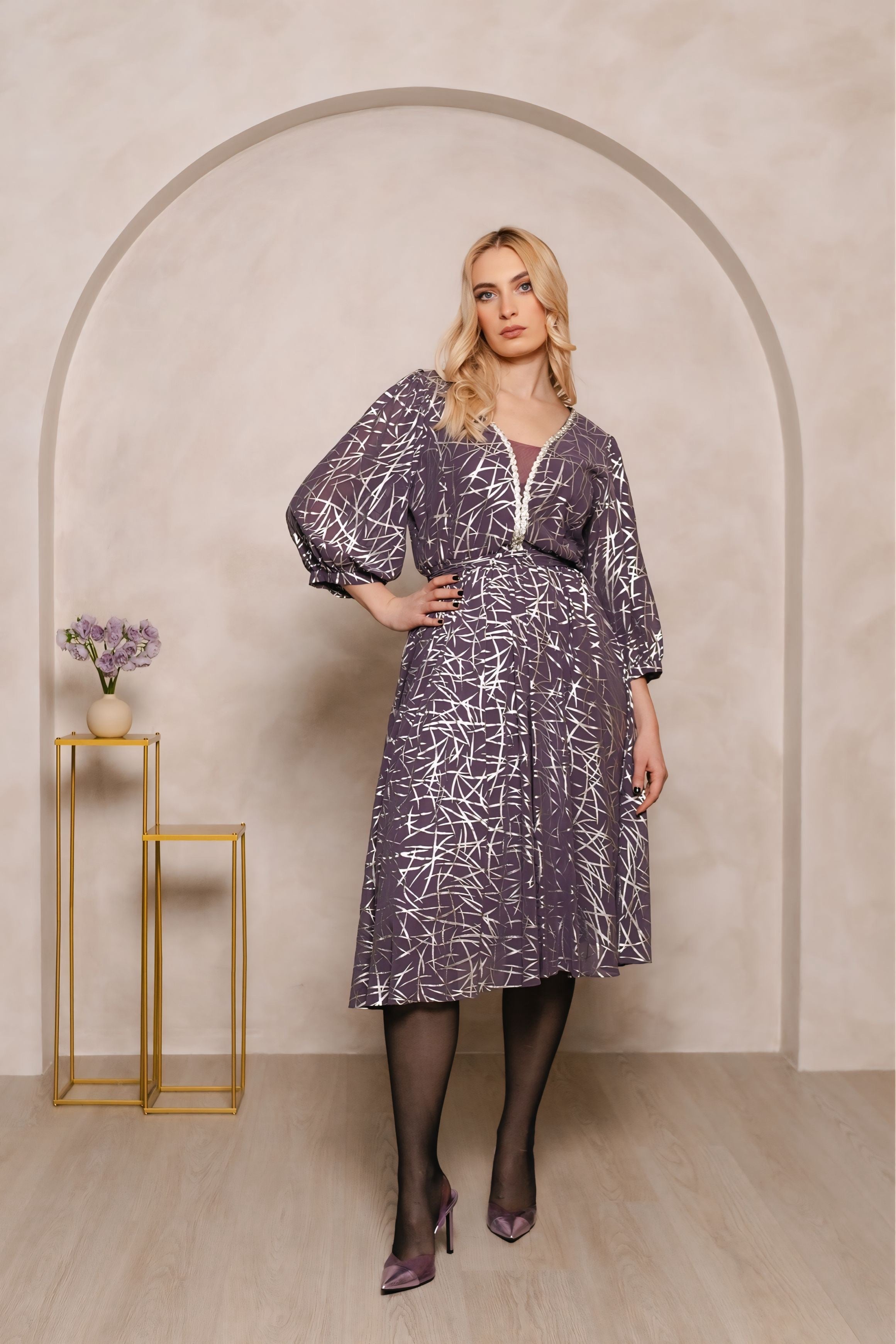 Violet Grace - sofisticirani print i ženstvena silueta