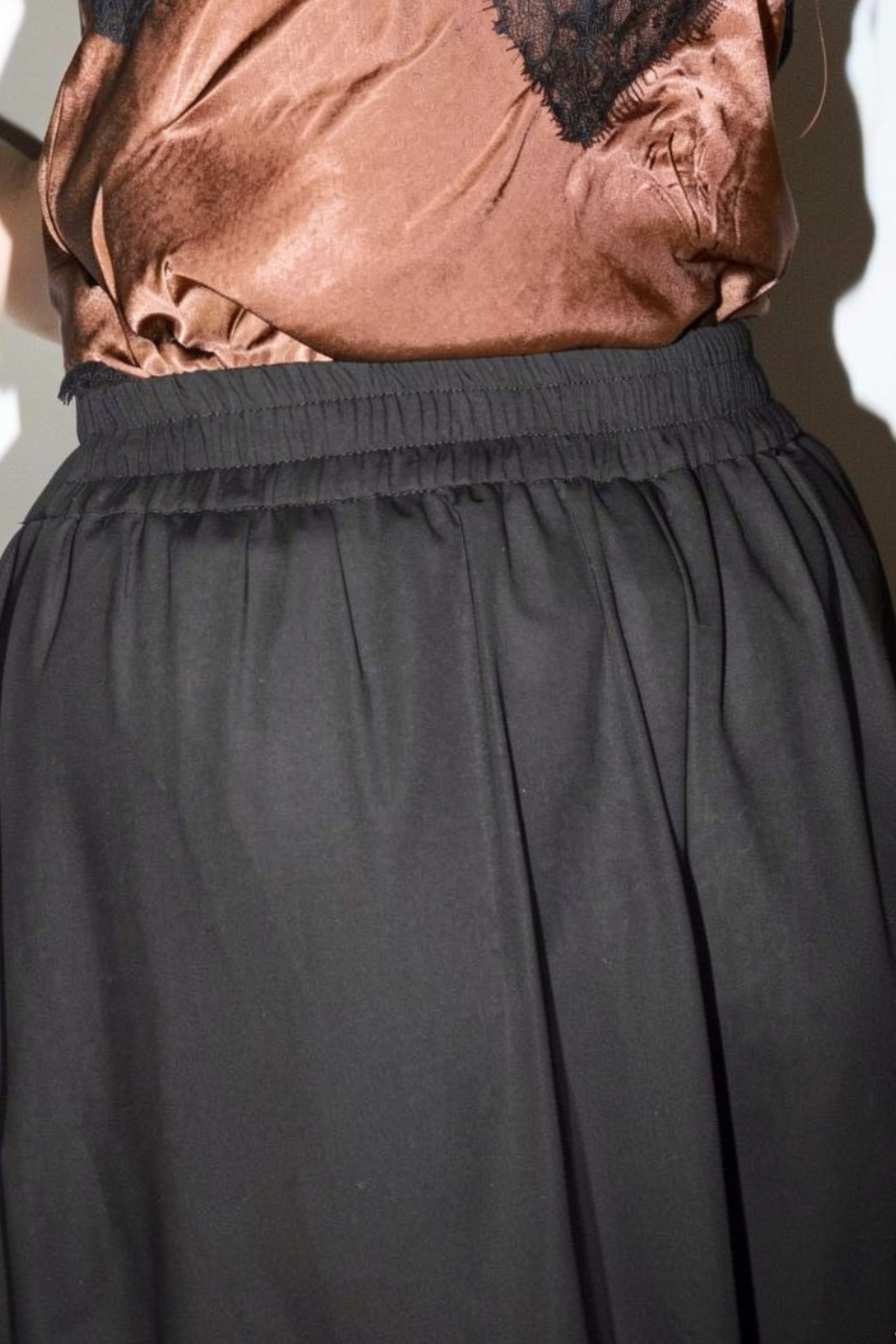 Crne široke culotte hlače sa džepovima