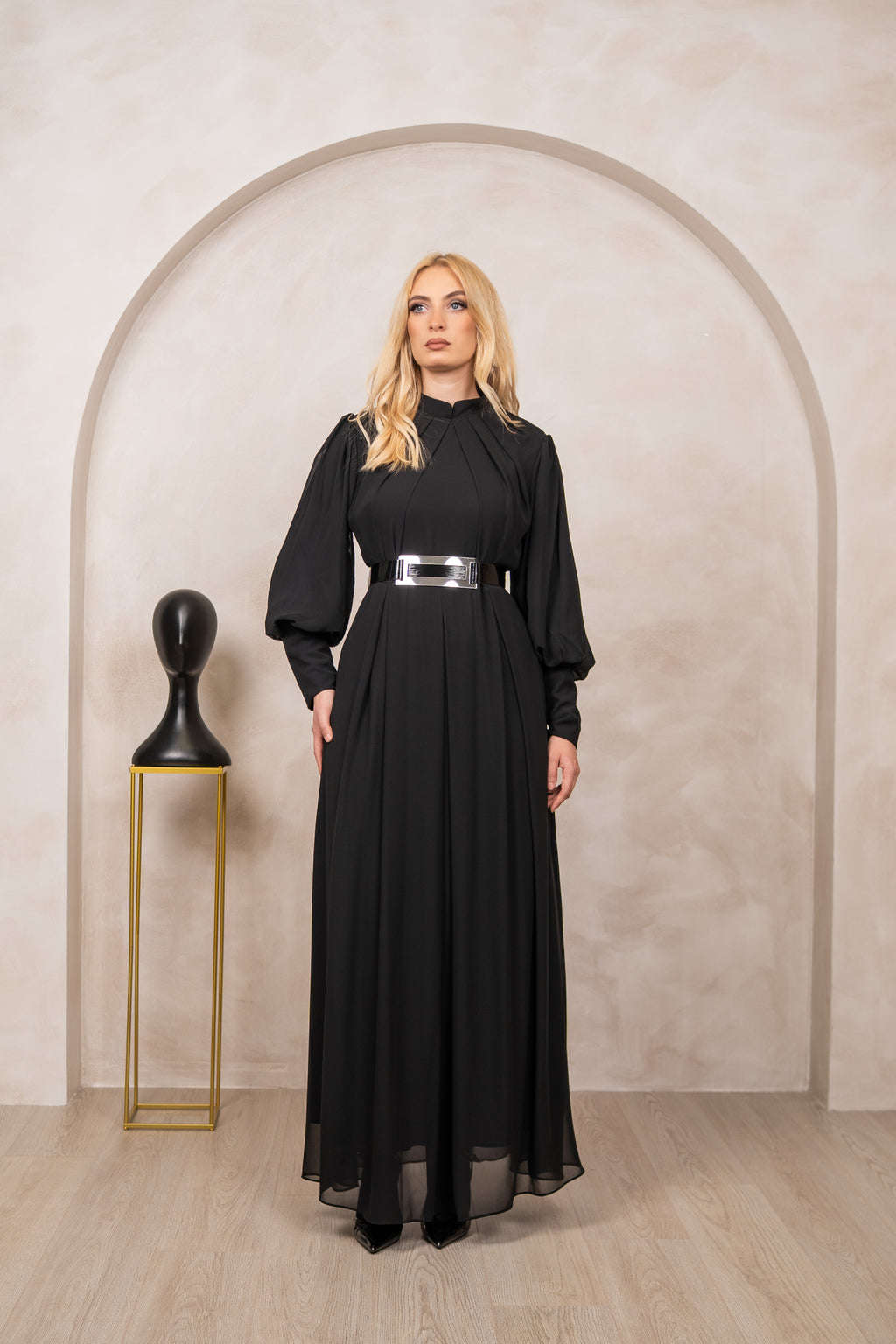 Noir haljina – simbol profinjene elegancije