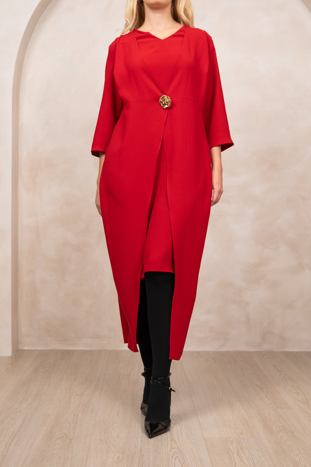 Vivien haljina – elegancija u crvenom tonu