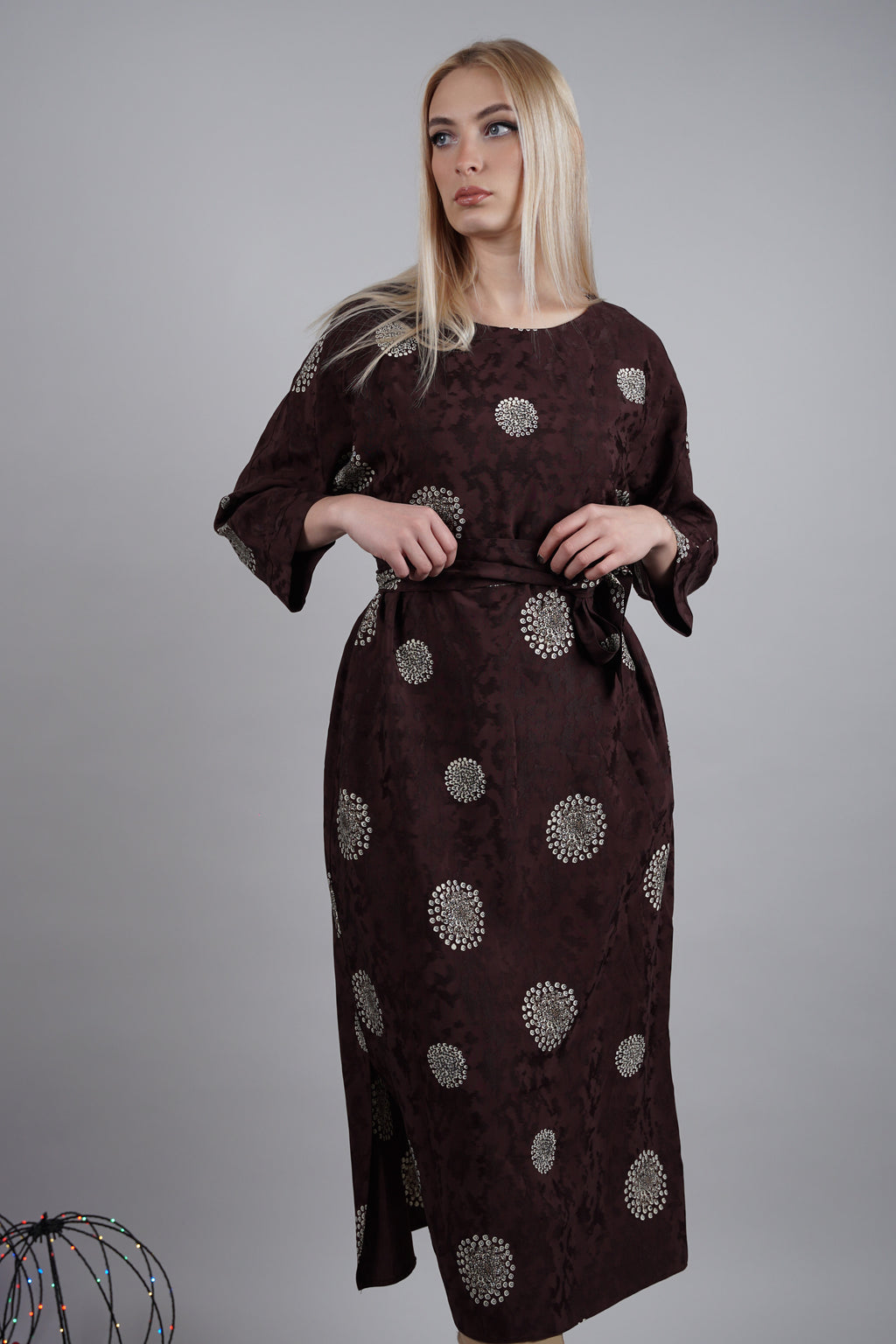 Lunaria haljina – elegantna tekstura s daškom glamura