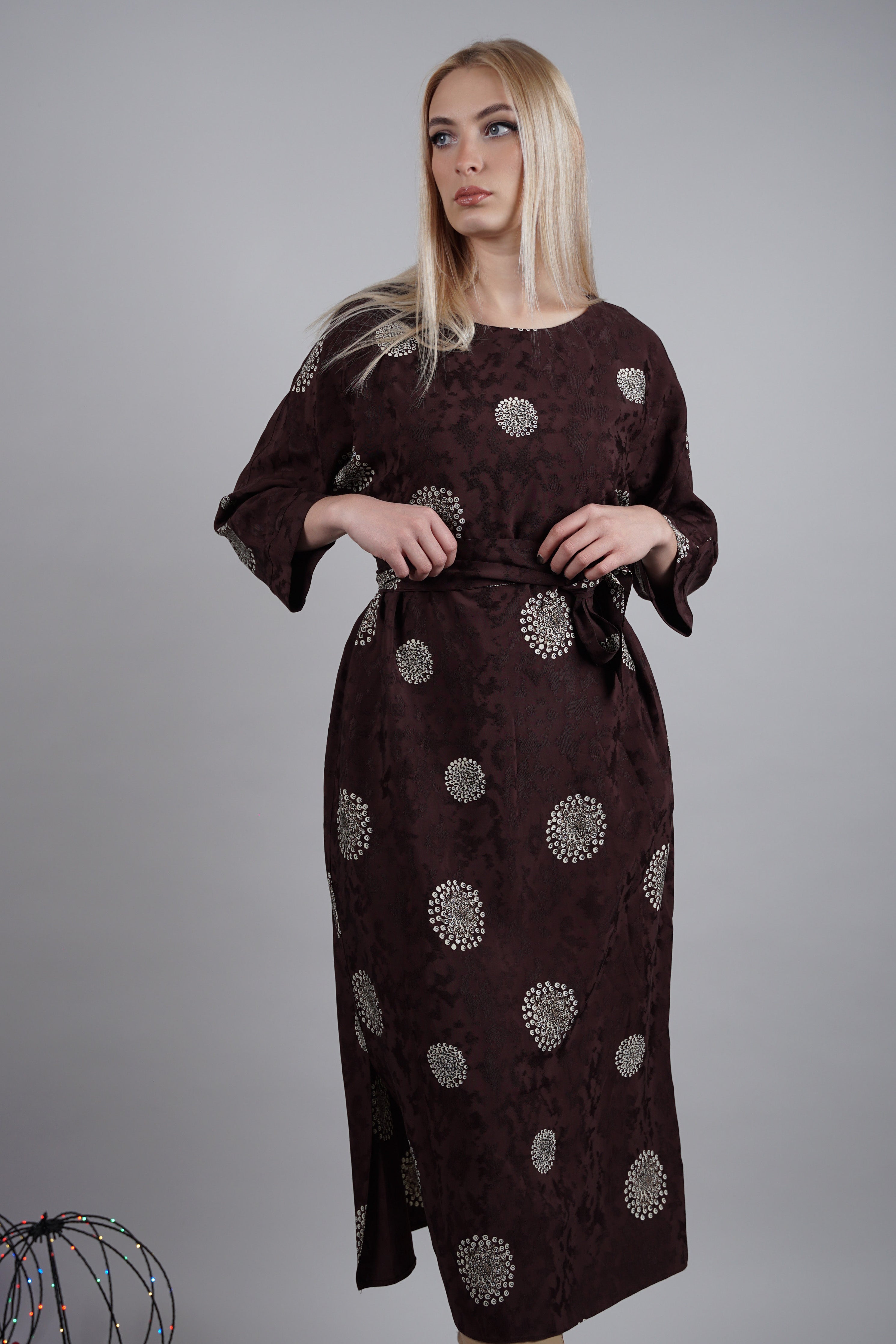 Lunaria haljina – elegantna tekstura s daškom glamura