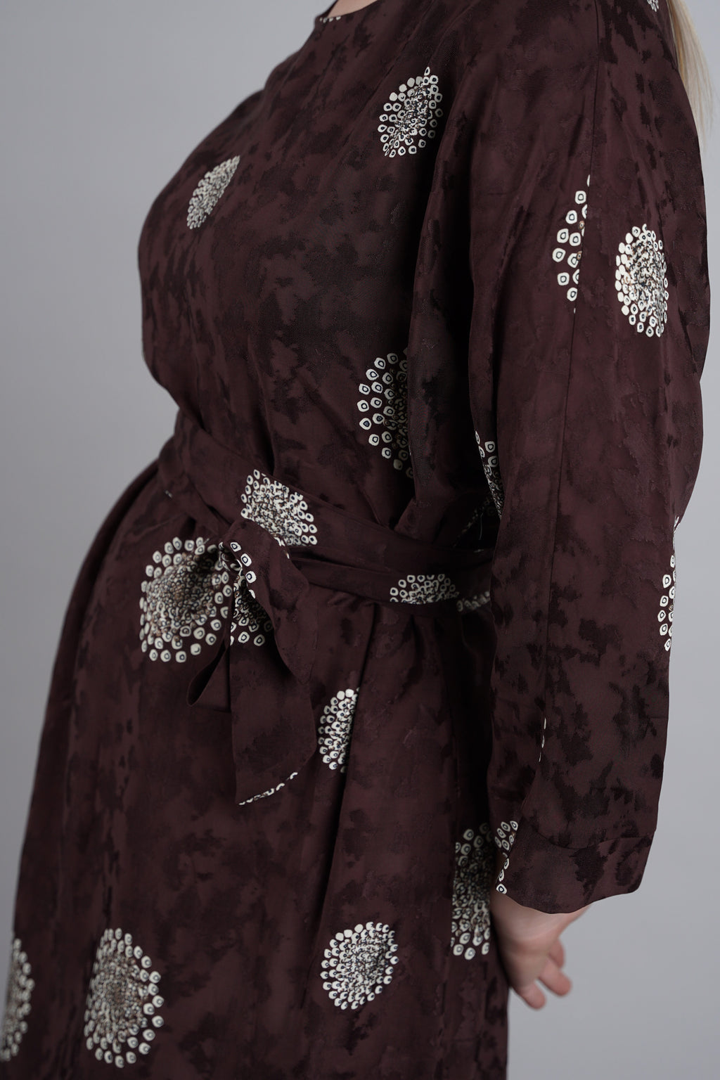 Lunaria haljina – elegantna tekstura s daškom glamura