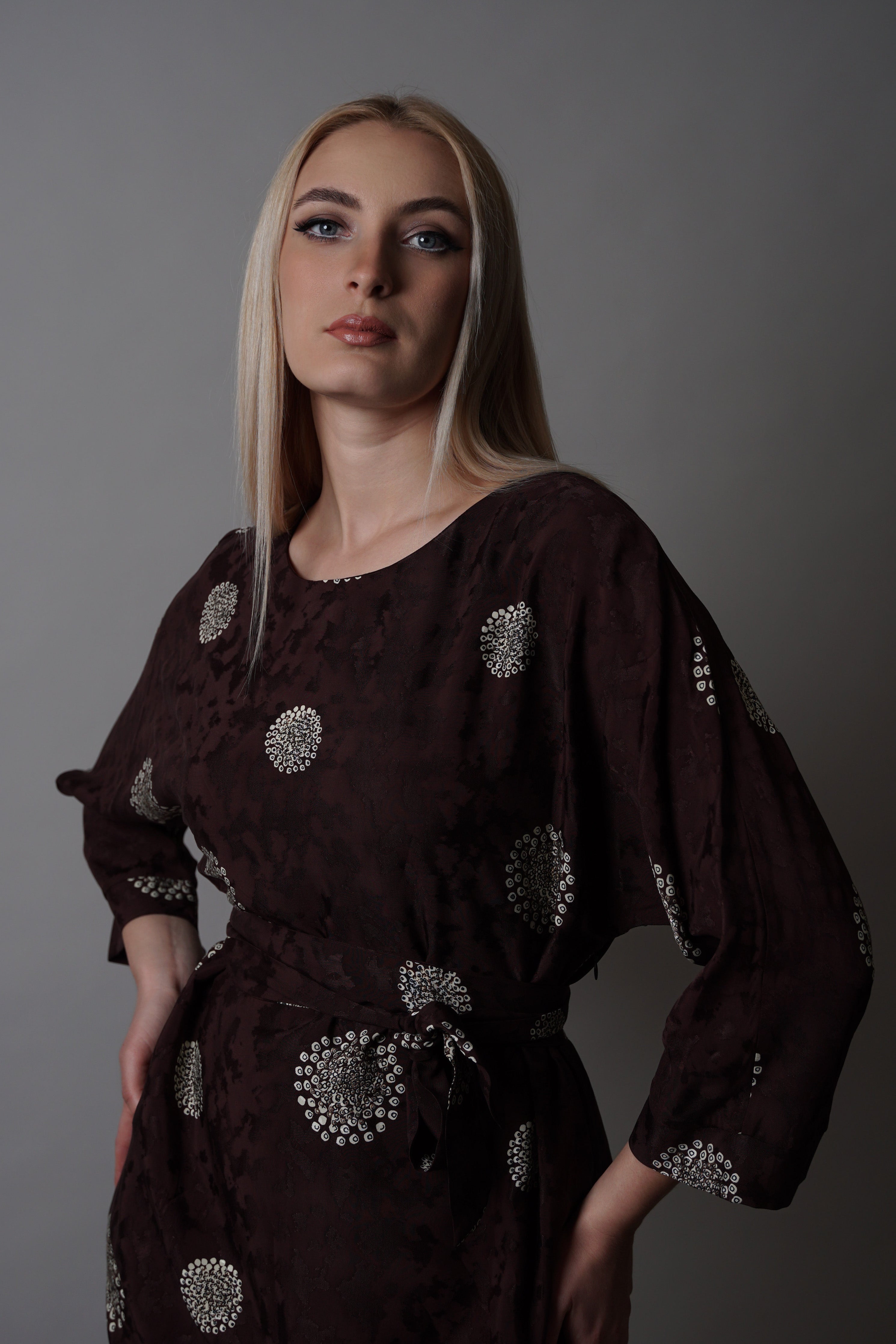 Lunaria haljina – elegantna tekstura s daškom glamura