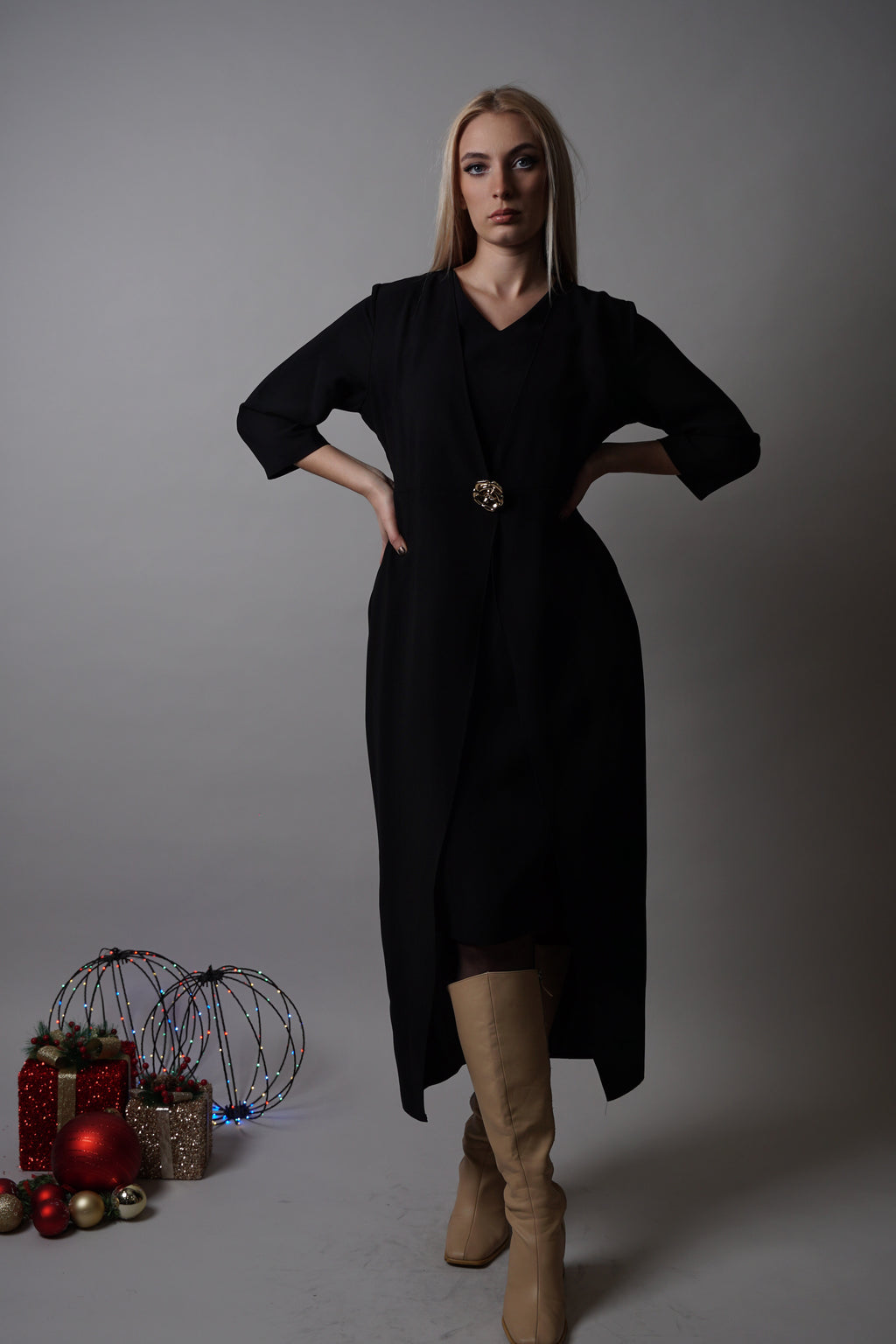 Vivien haljina – elegancija u crnom tonu