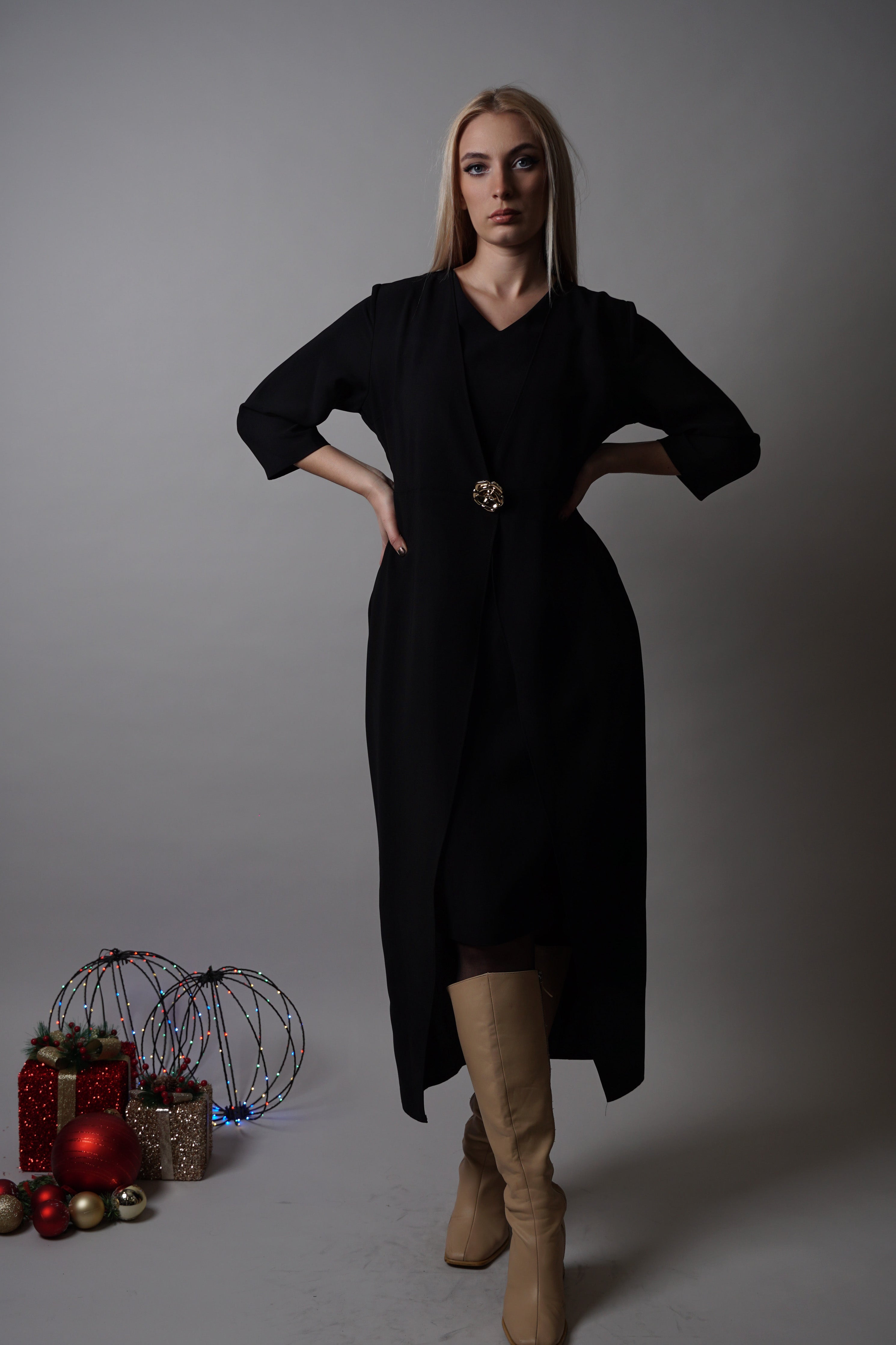 Vivien haljina – elegancija u crnom tonu