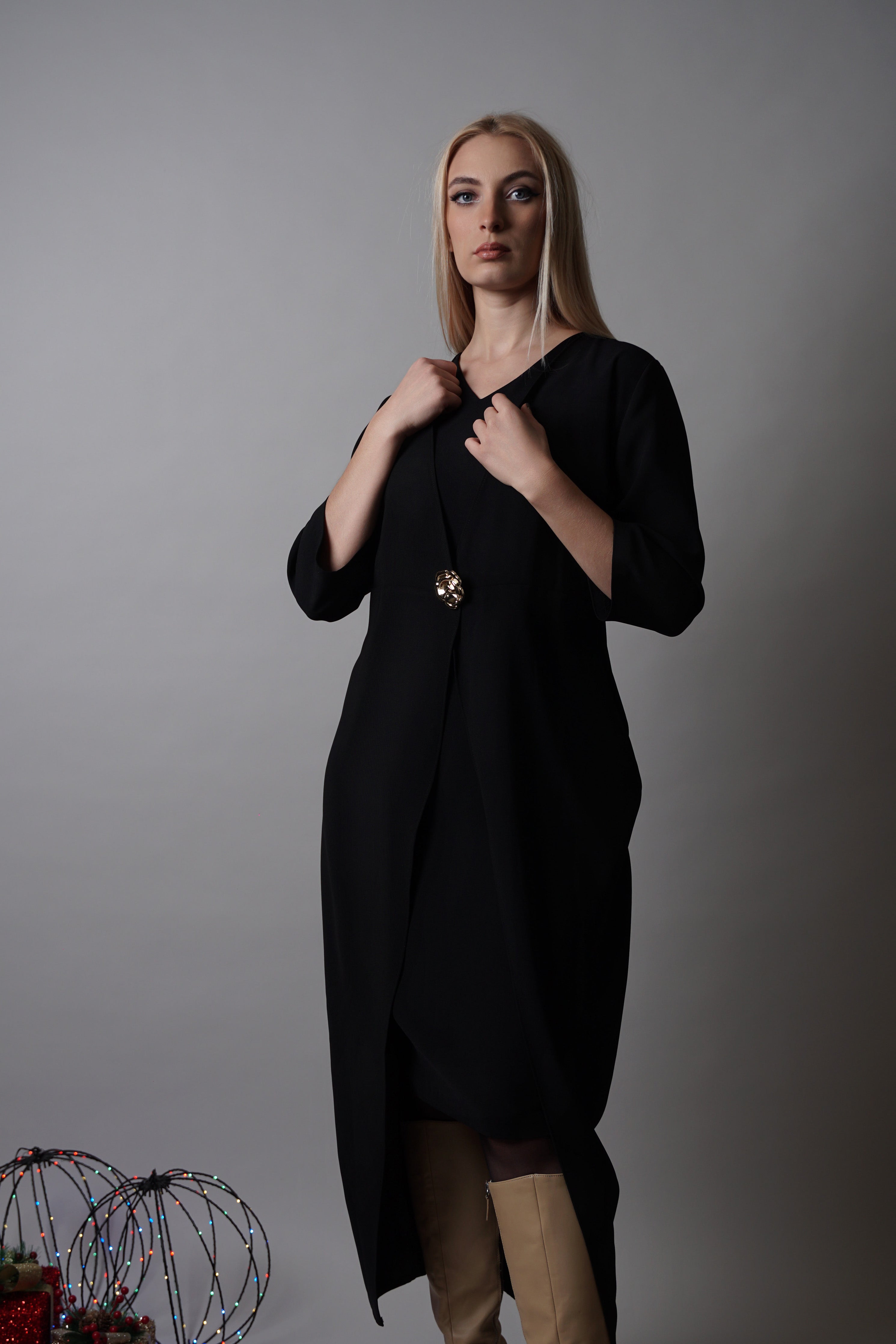 Vivien haljina – elegancija u crnom tonu