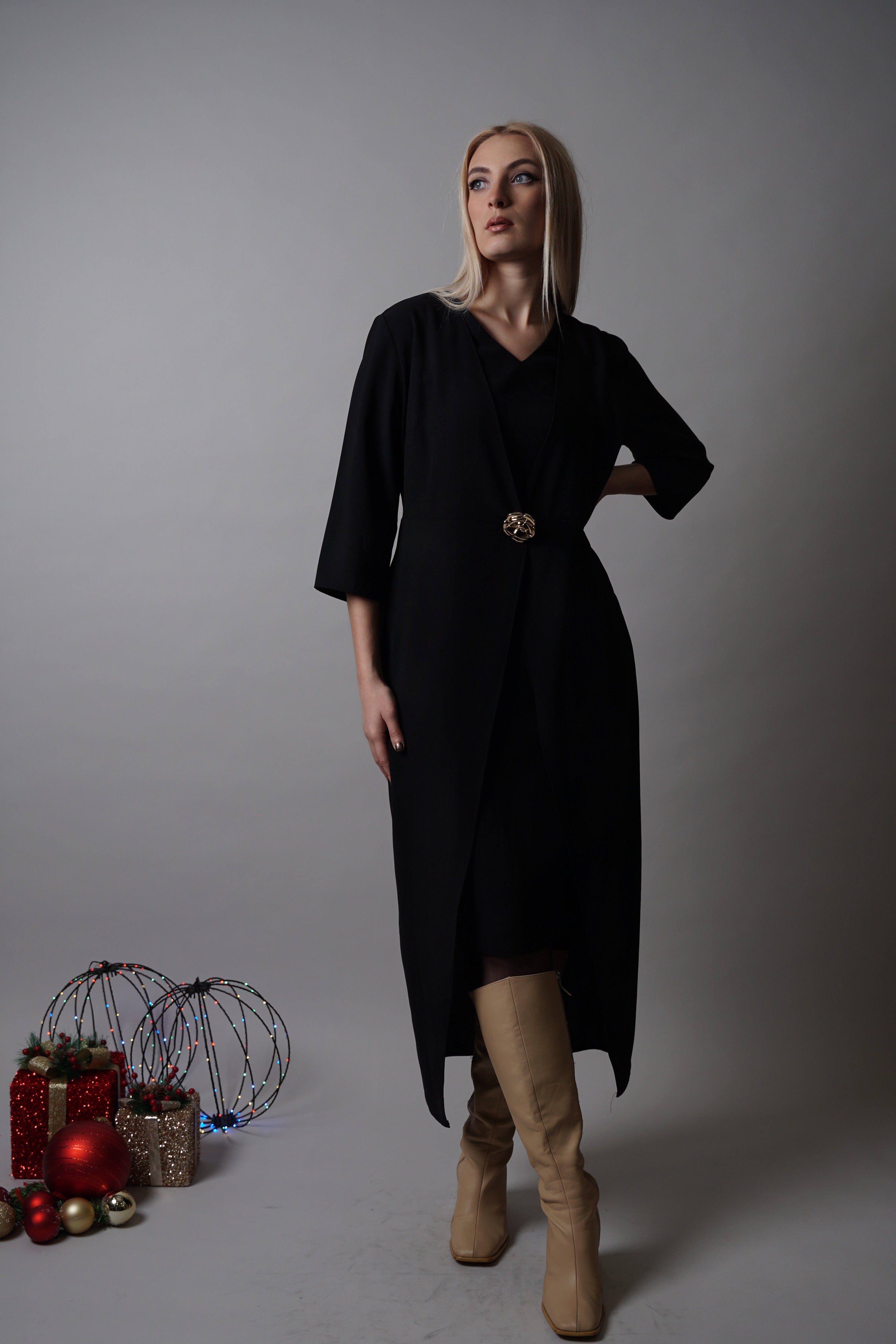 Vivien haljina – elegancija u crnom tonu