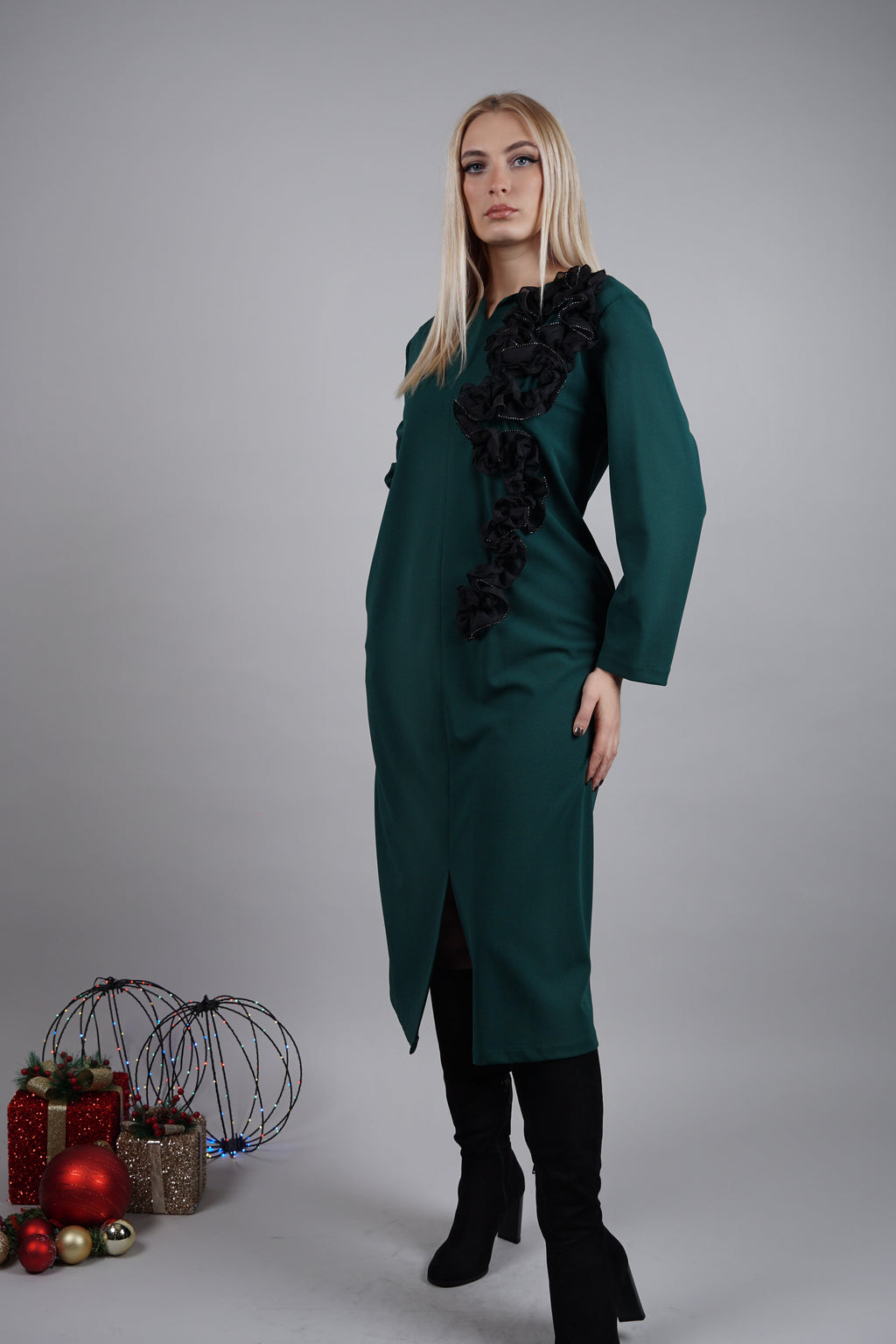 Aria – elegantna zelena haljina sa stilskim naglaskom