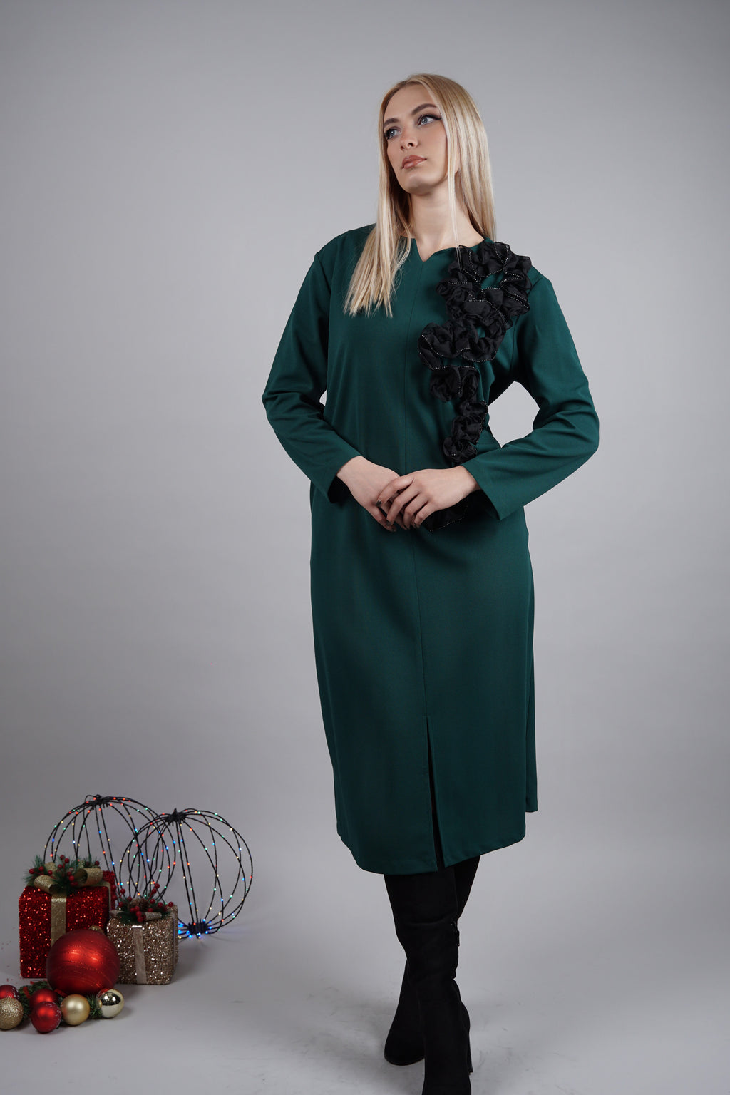 Aria – elegantna zelena haljina sa stilskim naglaskom