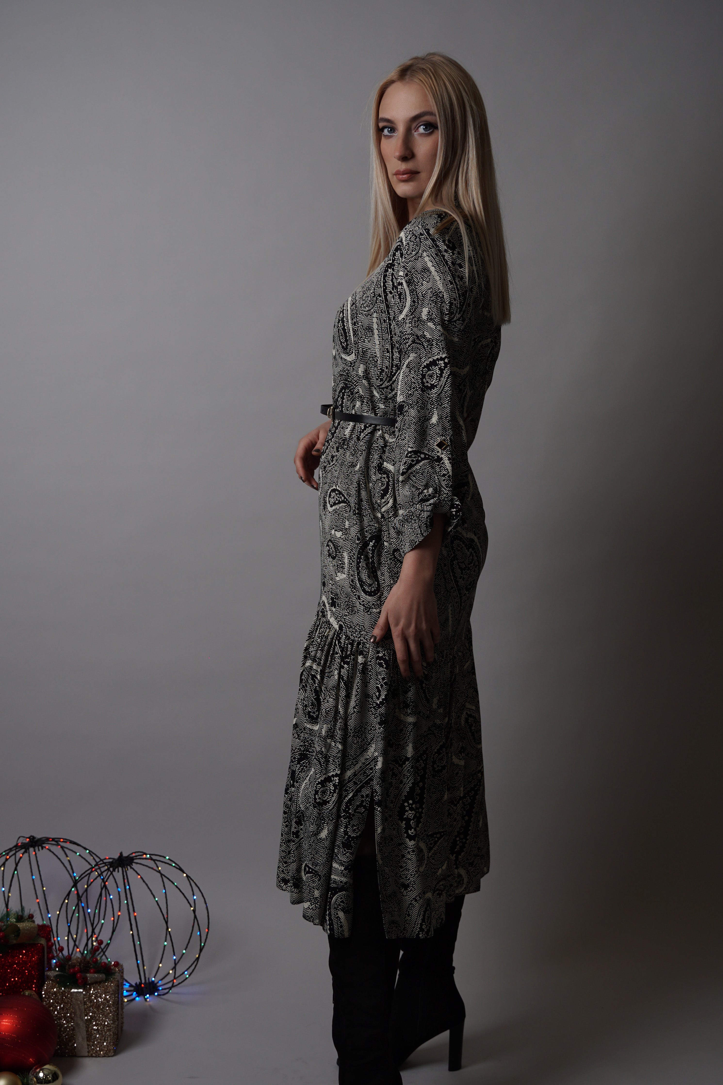 Maya – moderna pamučna haljina s unikatnim dezenom