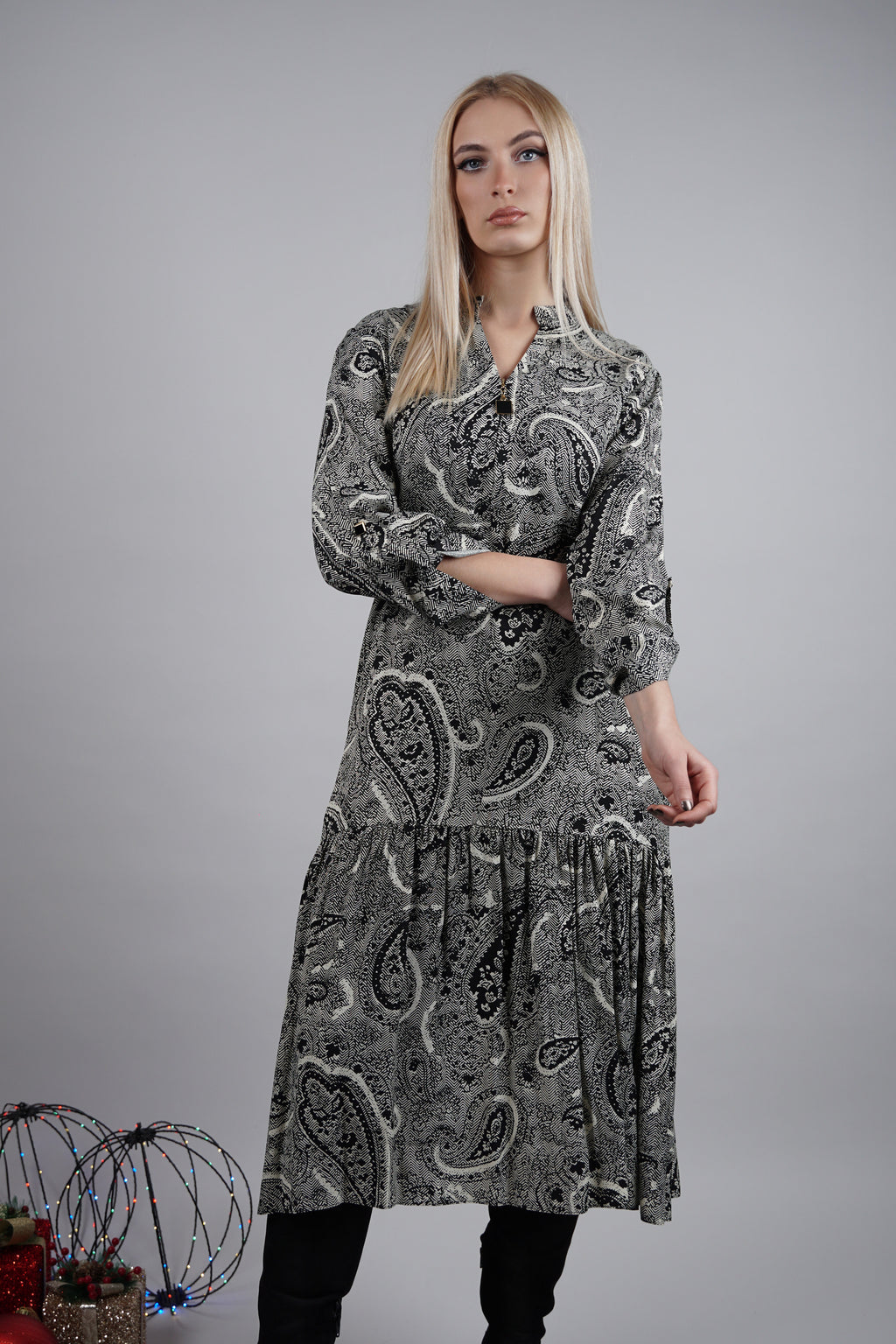 Maya – moderna pamučna haljina s unikatnim dezenom