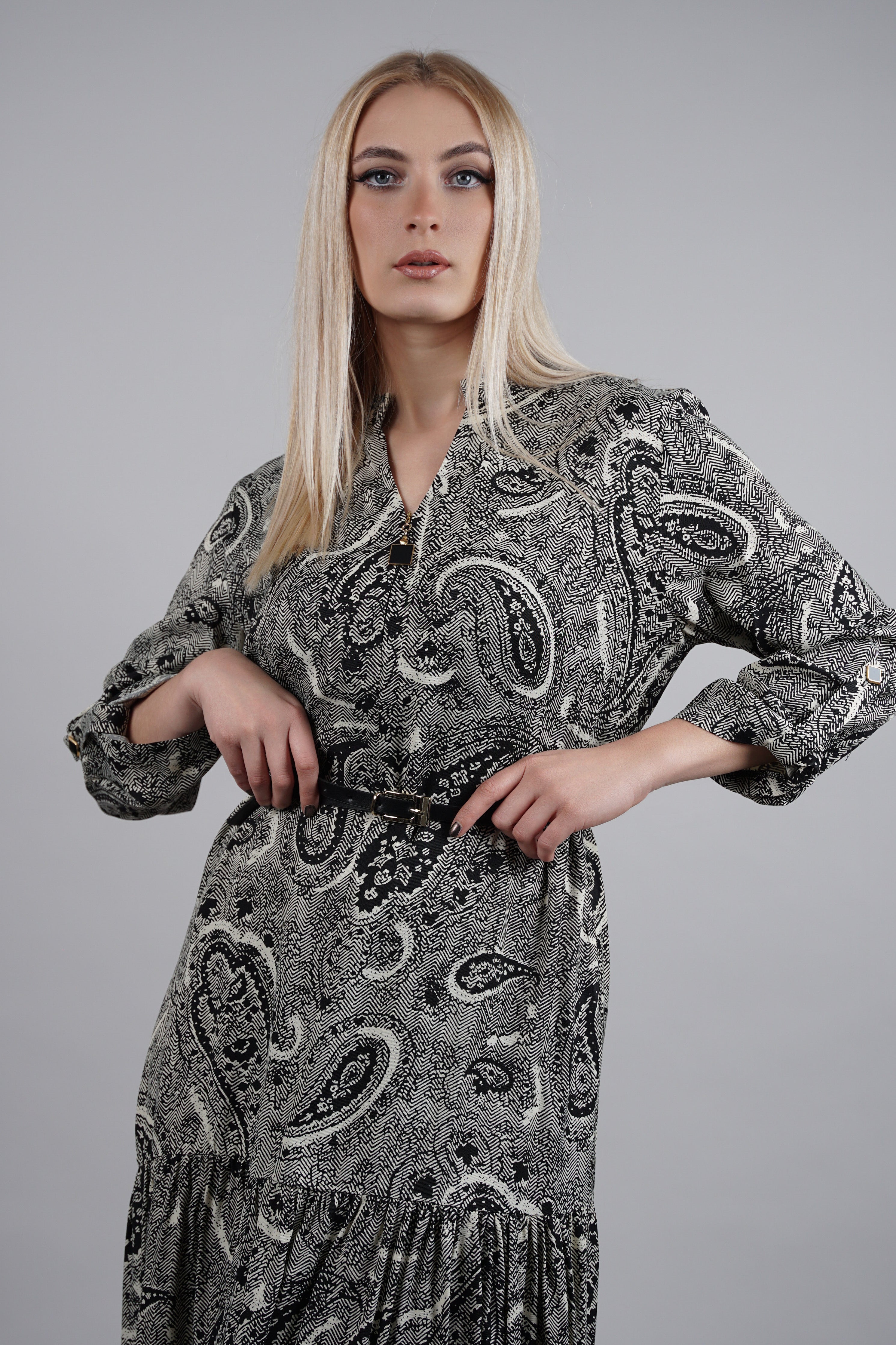 Maya – moderna pamučna haljina s unikatnim dezenom