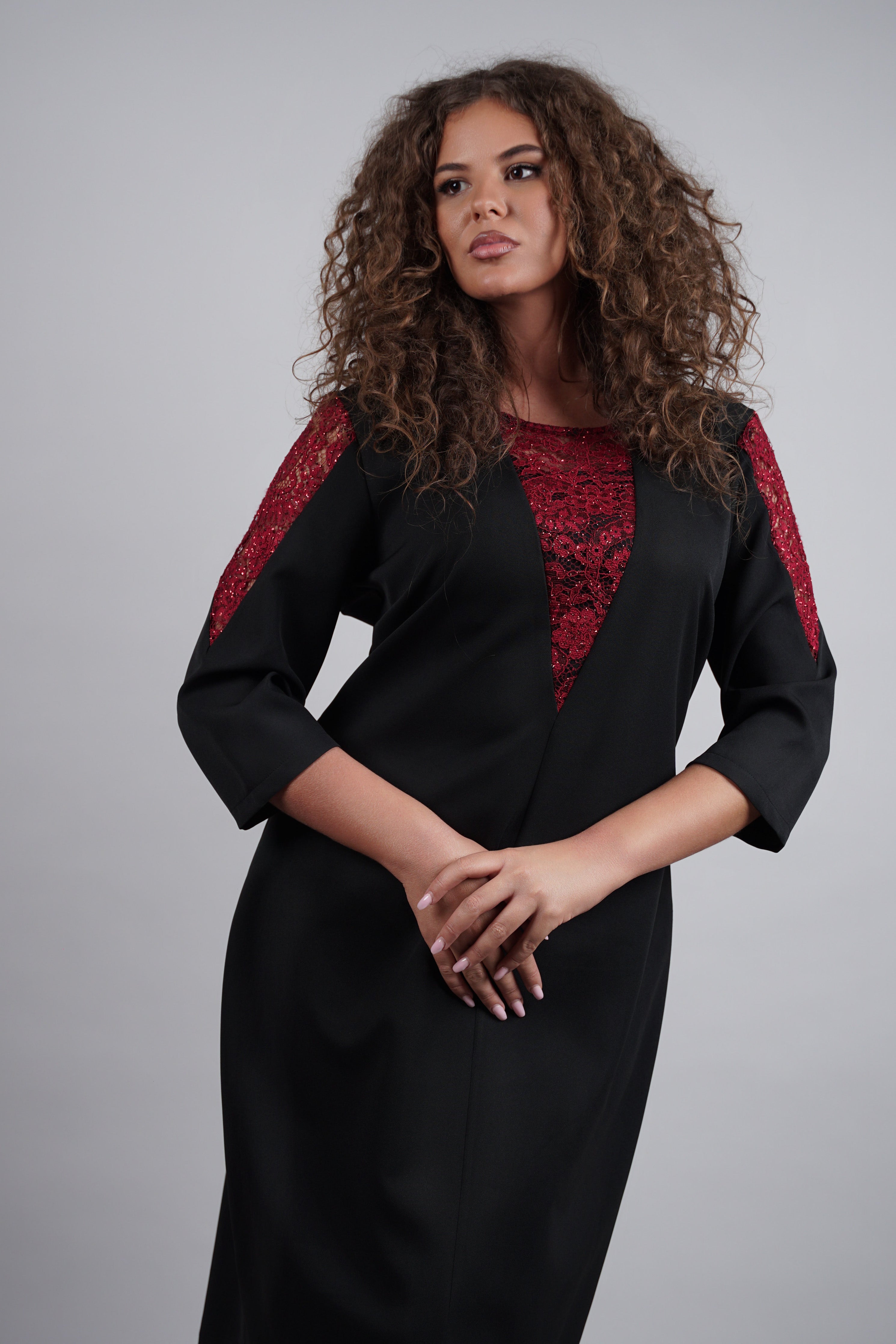 Lumia haljina - crni klasik s bordo akcentom