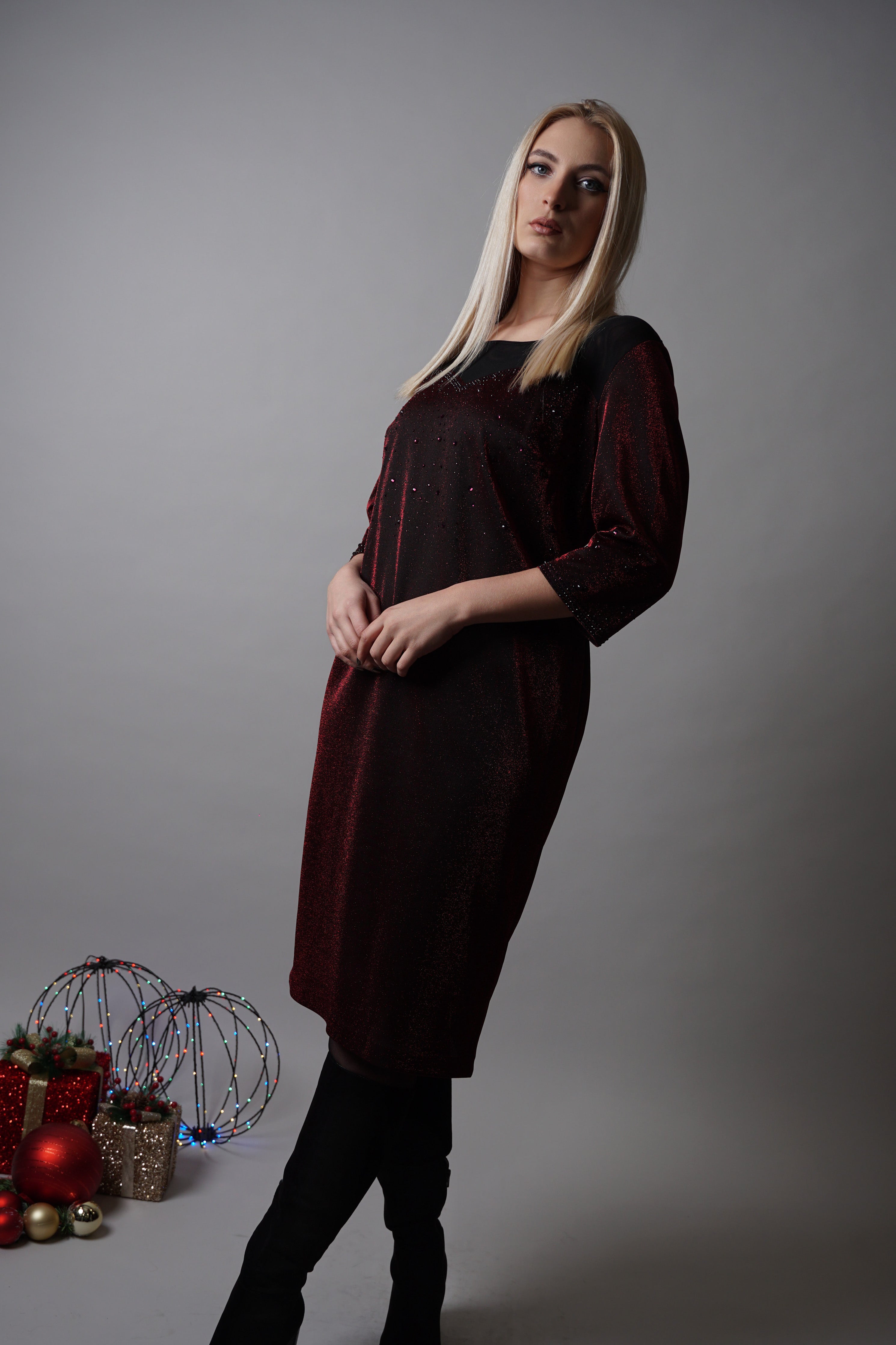 Haljina “Garnet Glow” – bordo elegancija koja osvaja