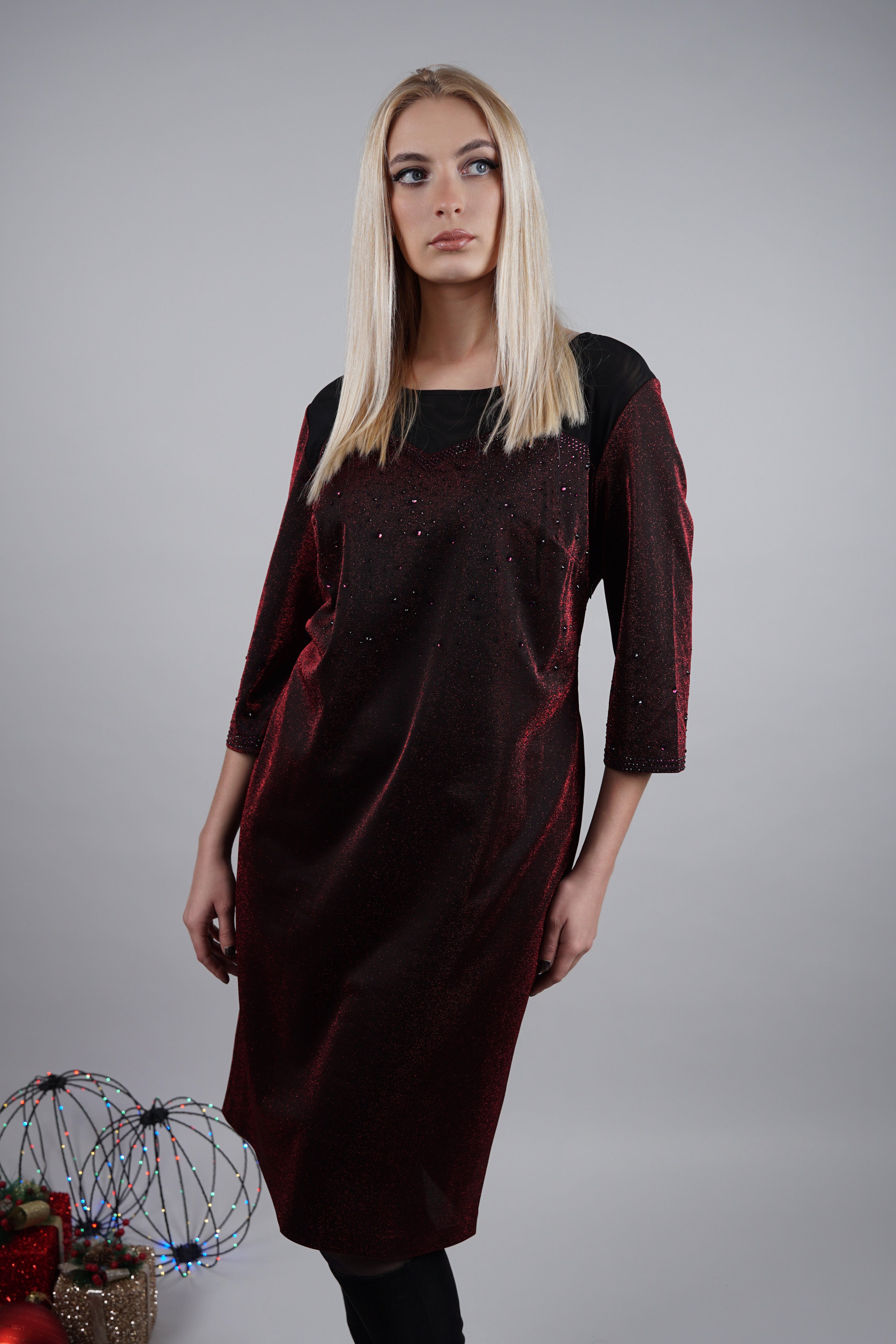 Haljina “Garnet Glow” – bordo elegancija koja osvaja