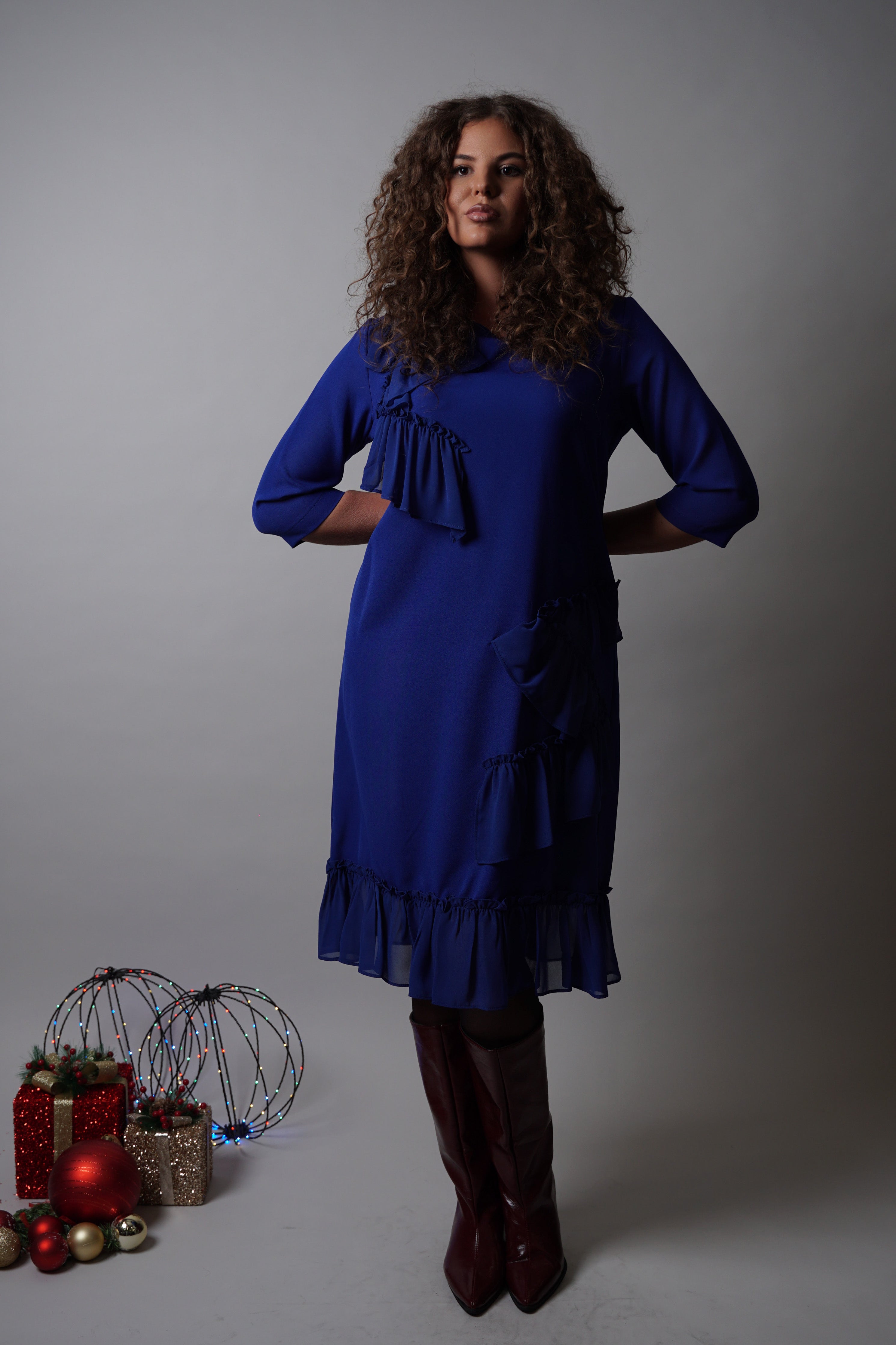 Marbella haljina – kraljevsko plava elegancija s volanima