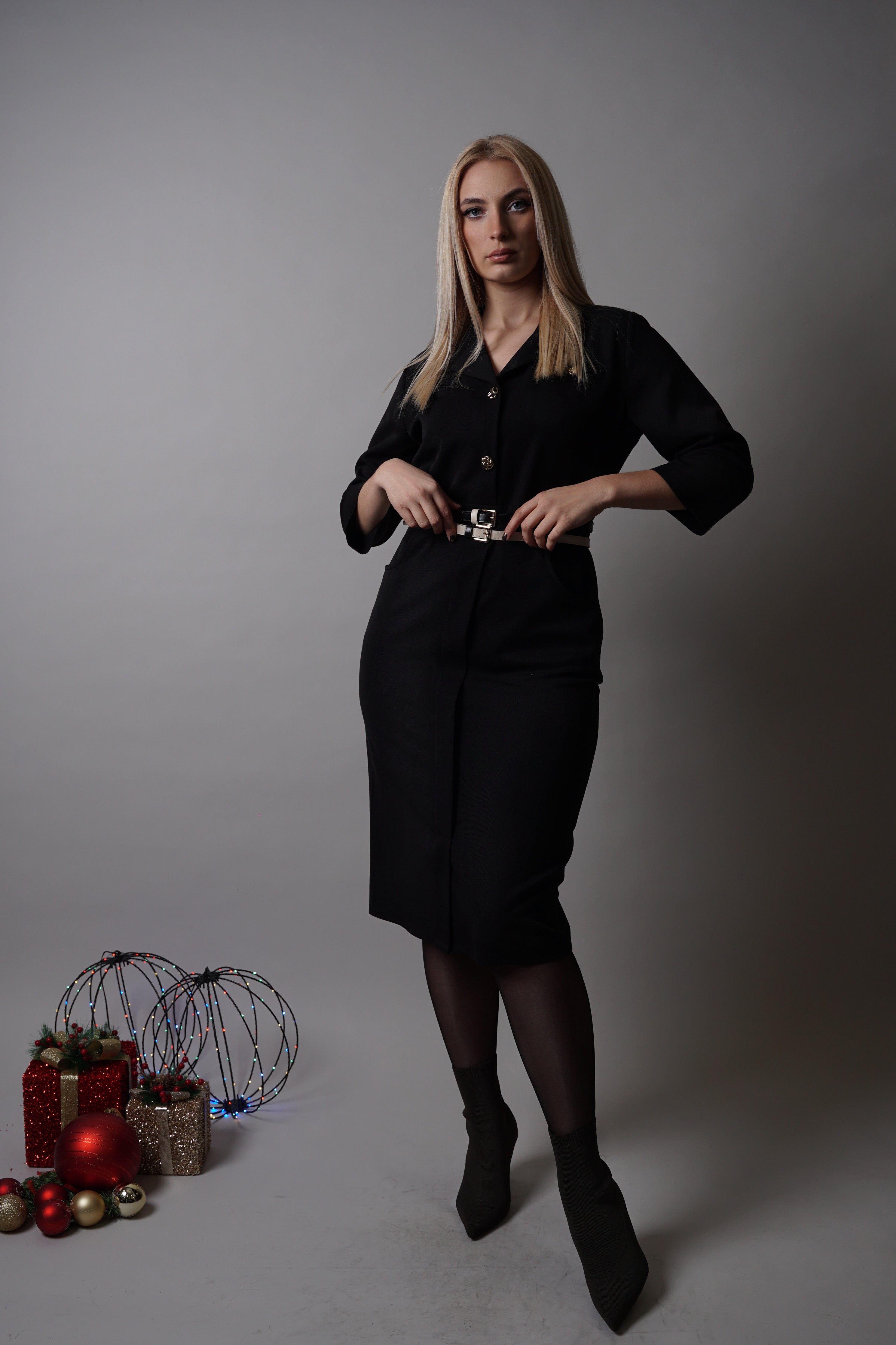 Mia haljina - suptilna elegancija za svaku priliku u crnoj nijansi