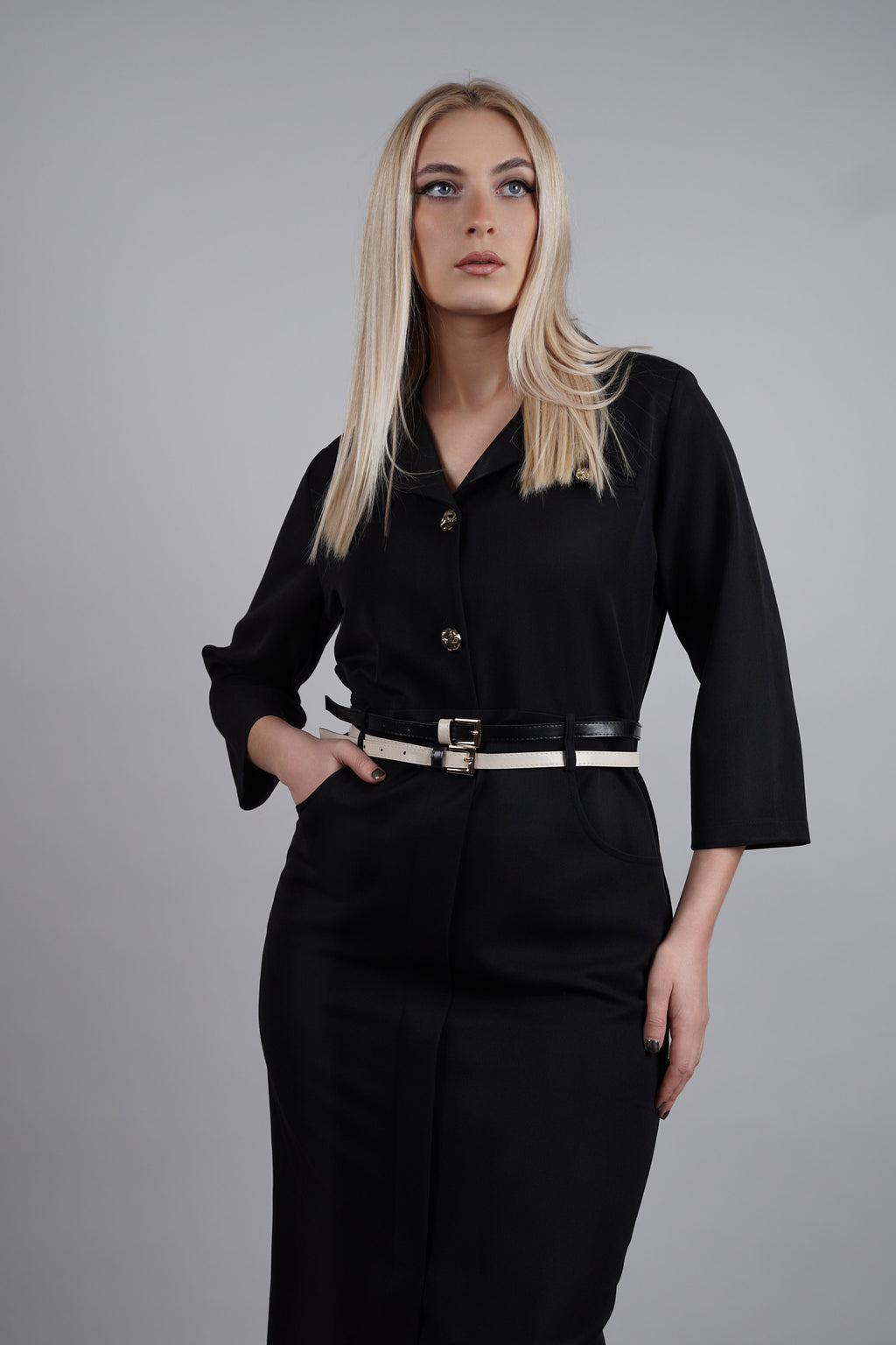 Mia haljina - suptilna elegancija za svaku priliku u crnoj nijansi