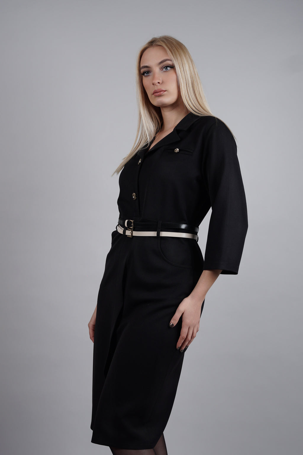 Mia haljina - suptilna elegancija za svaku priliku u crnoj nijansi