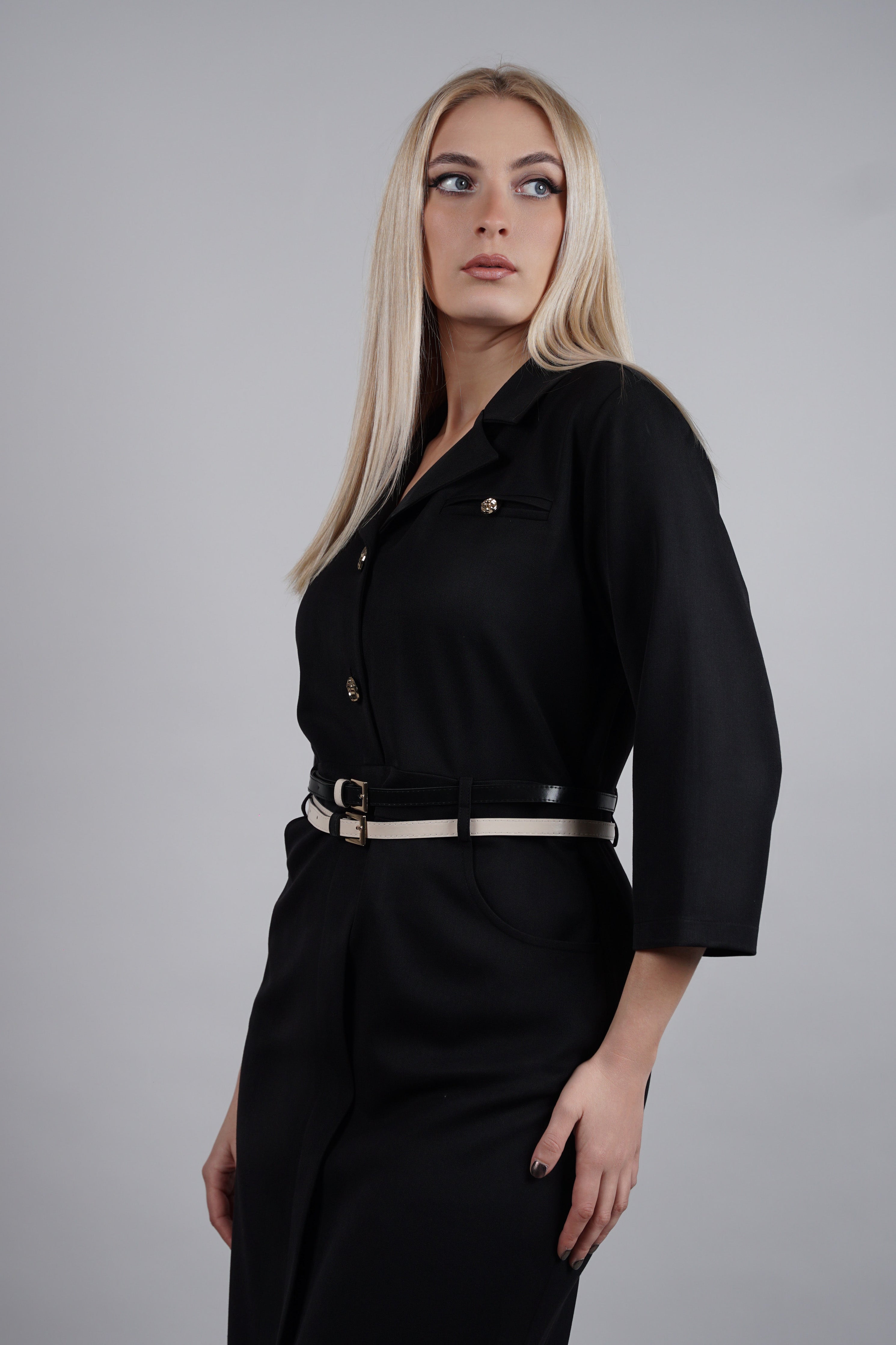 Mia haljina - suptilna elegancija za svaku priliku u crnoj nijansi