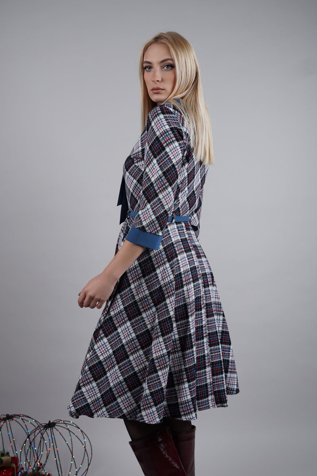 Arlene - romanitčna haljina sa kariranim dizajnom