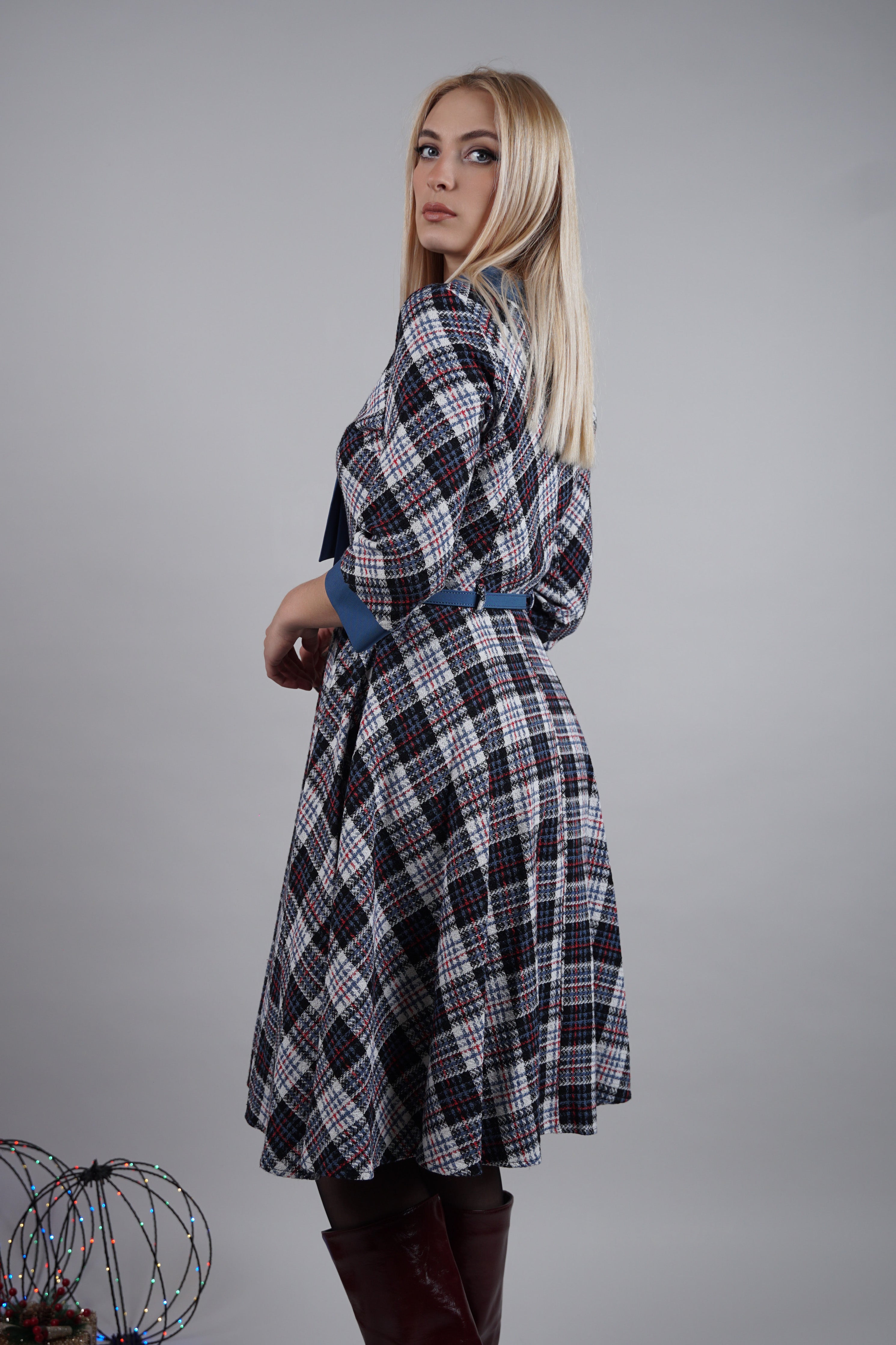 Arlene - romanitčna haljina sa kariranim dizajnom