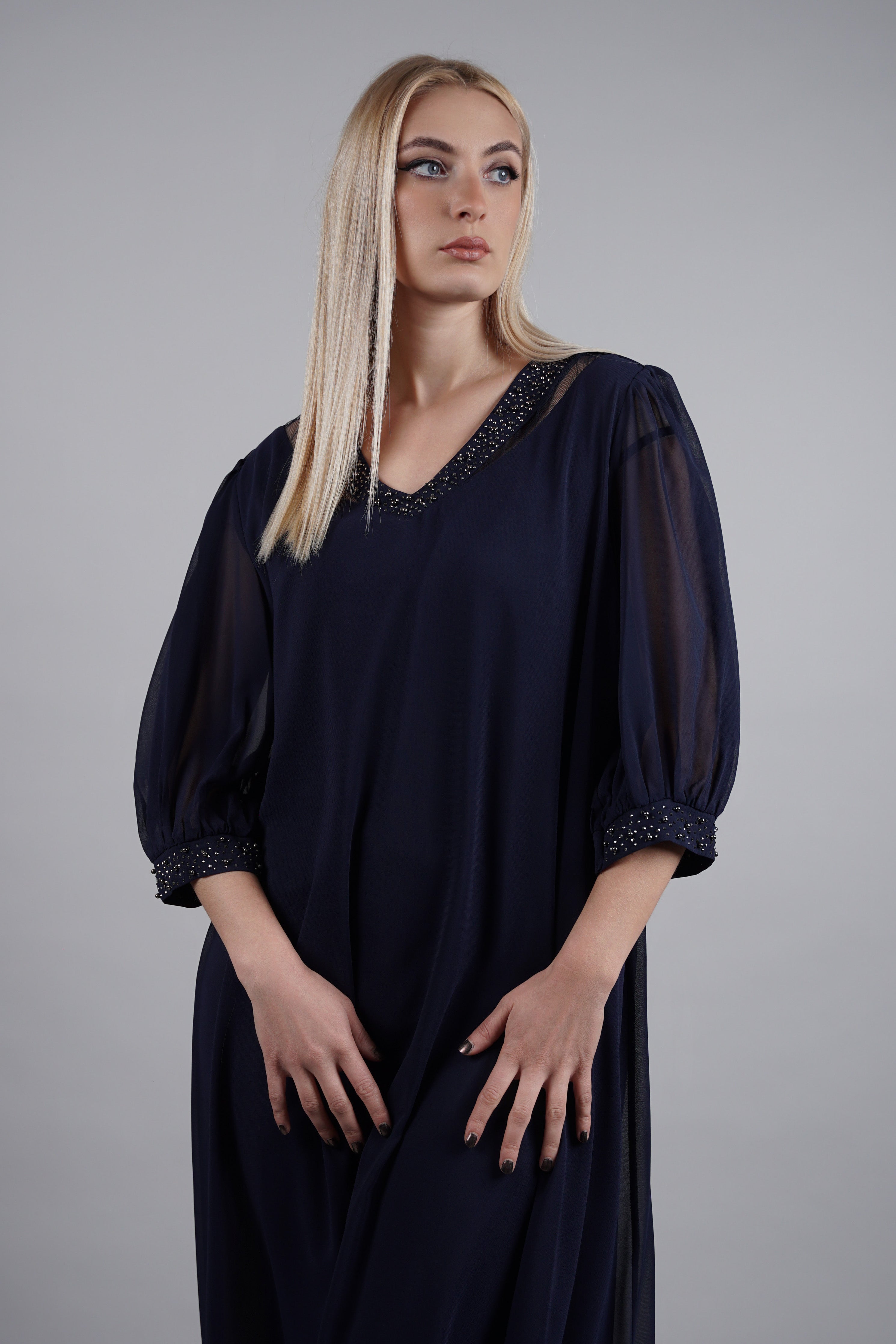 Adora haljina – teget klasik s elegantnim sjajem