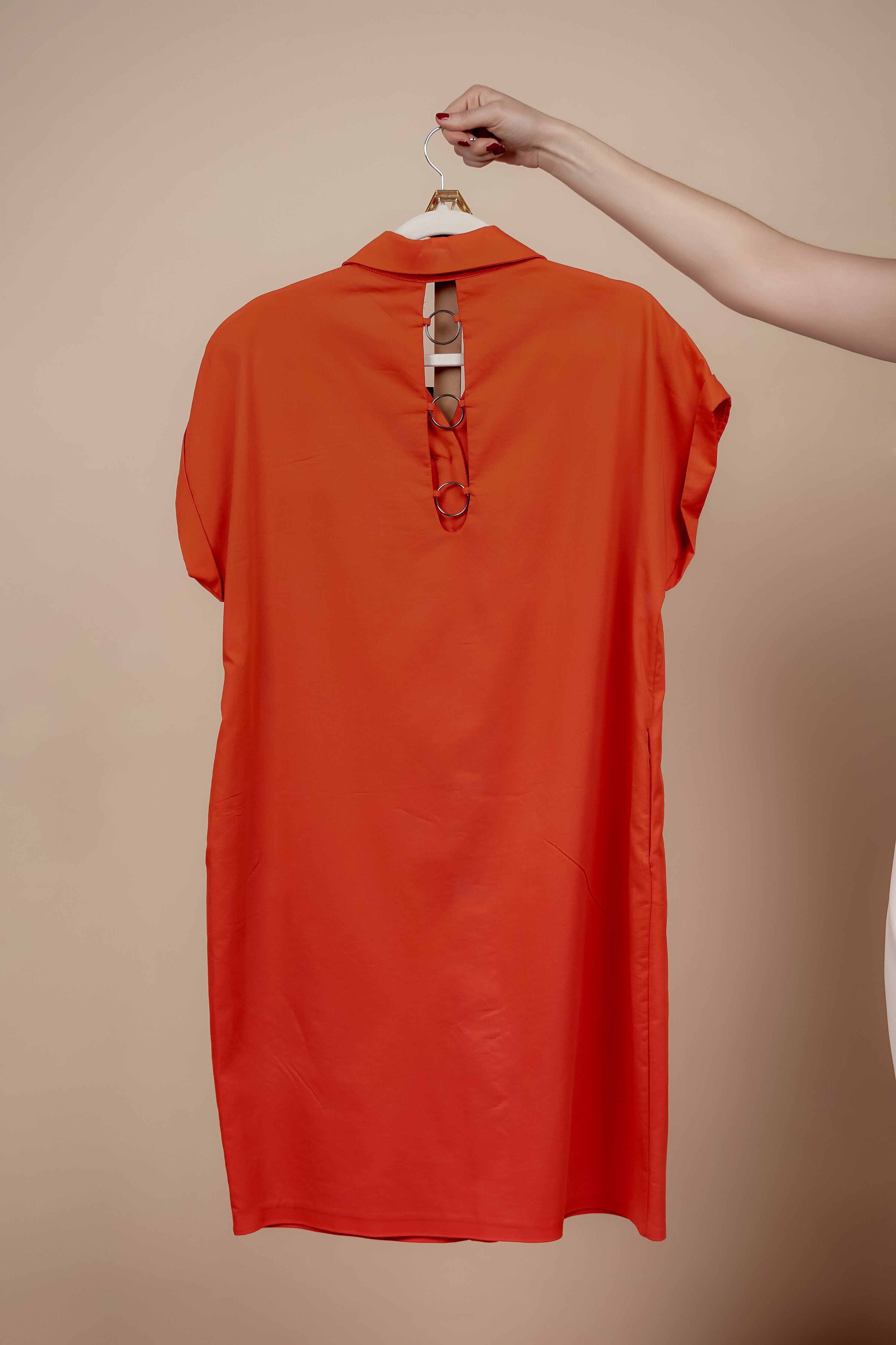 Haljina narandžaste nijanse za svaki dan sa udjelom viskoze