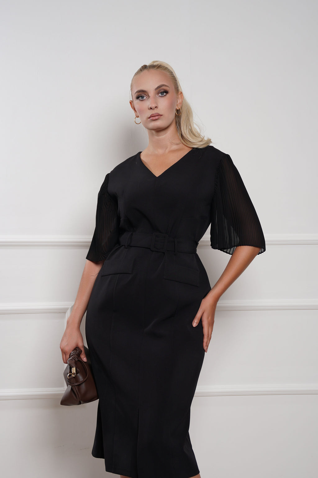 Elegantna midi haljina sa plisiranim rukavima