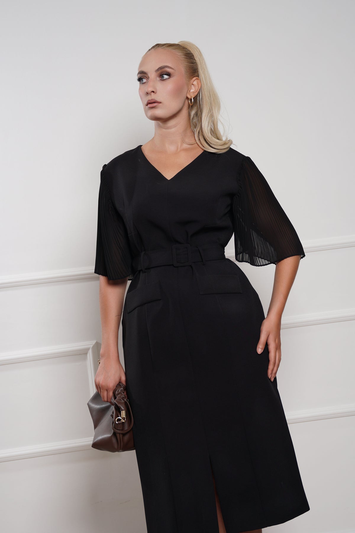 Elegantna midi haljina sa plisiranim rukavima