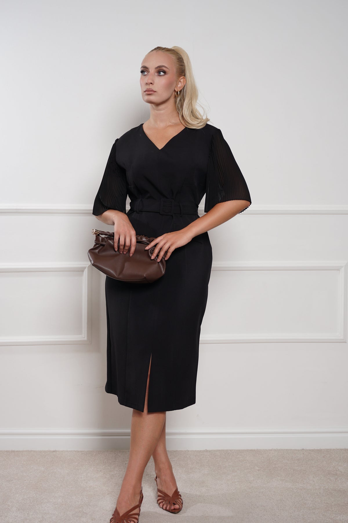 Elegantna midi haljina sa plisiranim rukavima