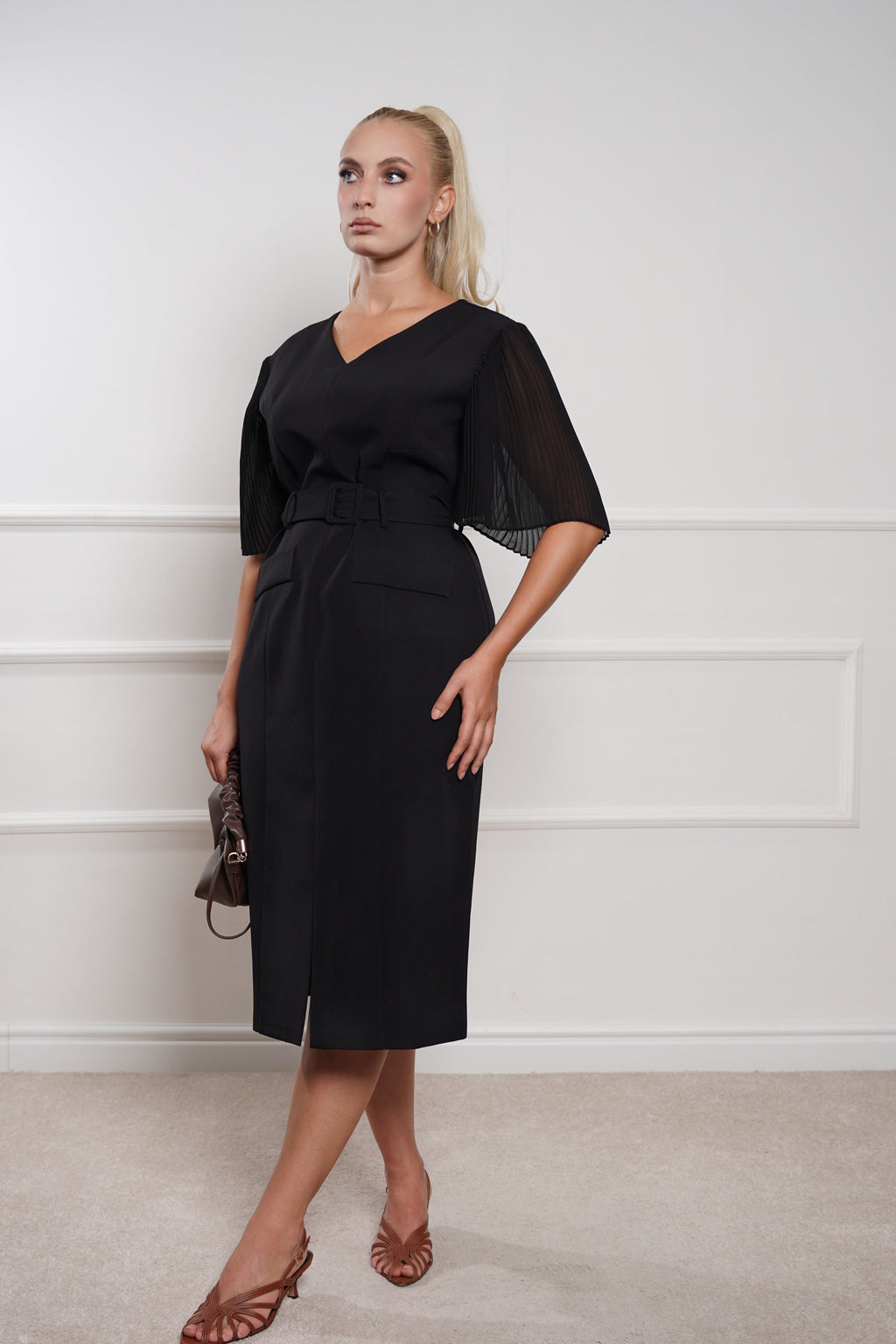 Elegantna midi haljina sa plisiranim rukavima