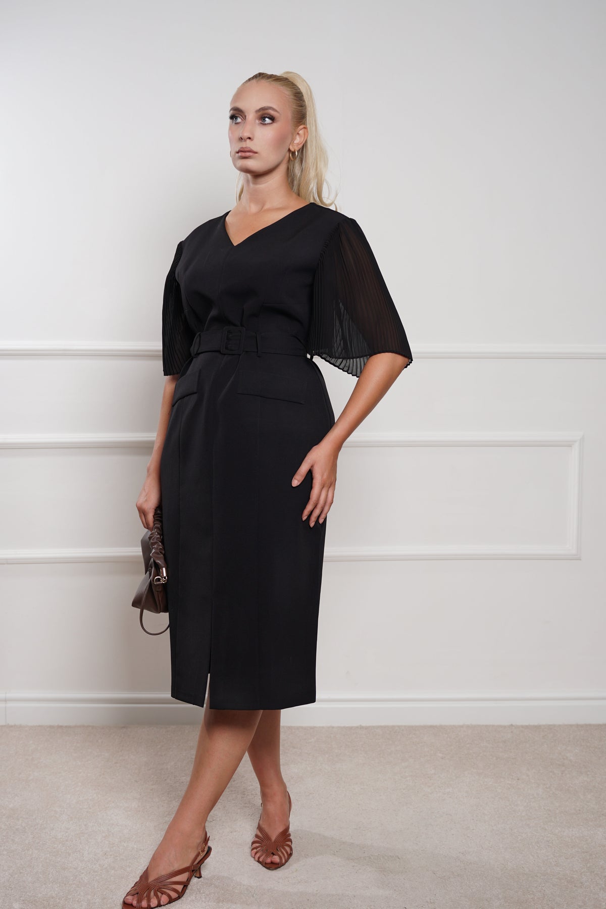 Elegantna midi haljina sa plisiranim rukavima