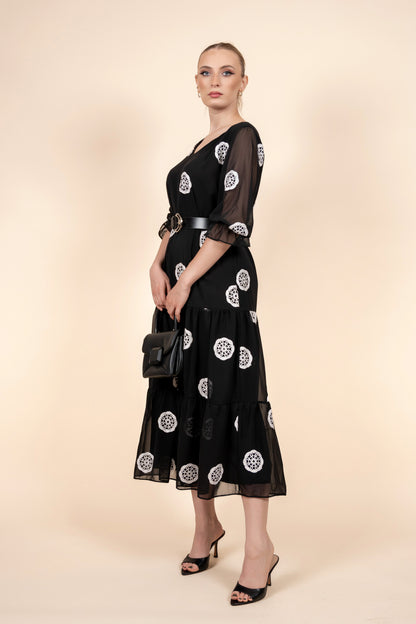 Mathilde -  bezvremenska elegancija crne haljine