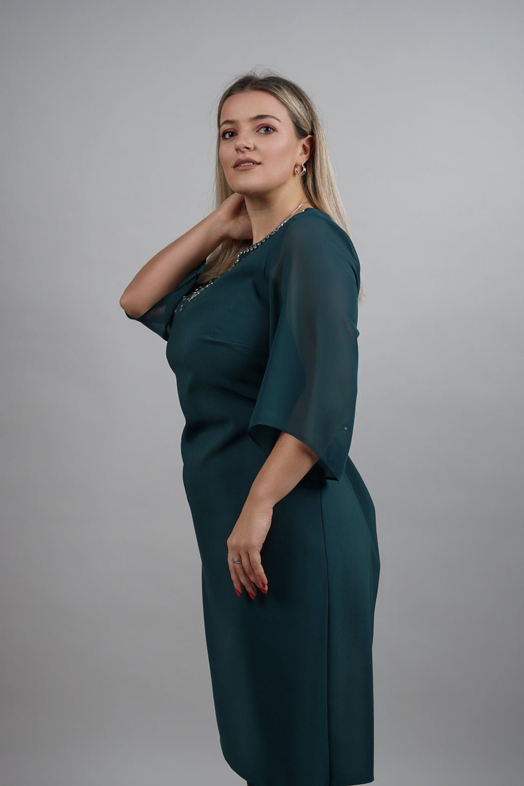 Aurora haljina – smaragdna elegancija s diskretnim sjajem