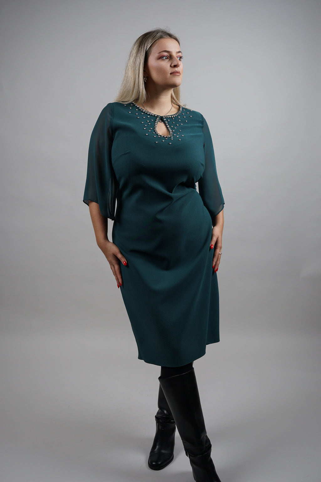 Aurora haljina – smaragdna elegancija s diskretnim sjajem