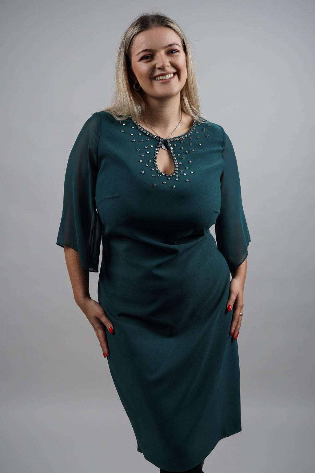 Aurora haljina – smaragdna elegancija s diskretnim sjajem