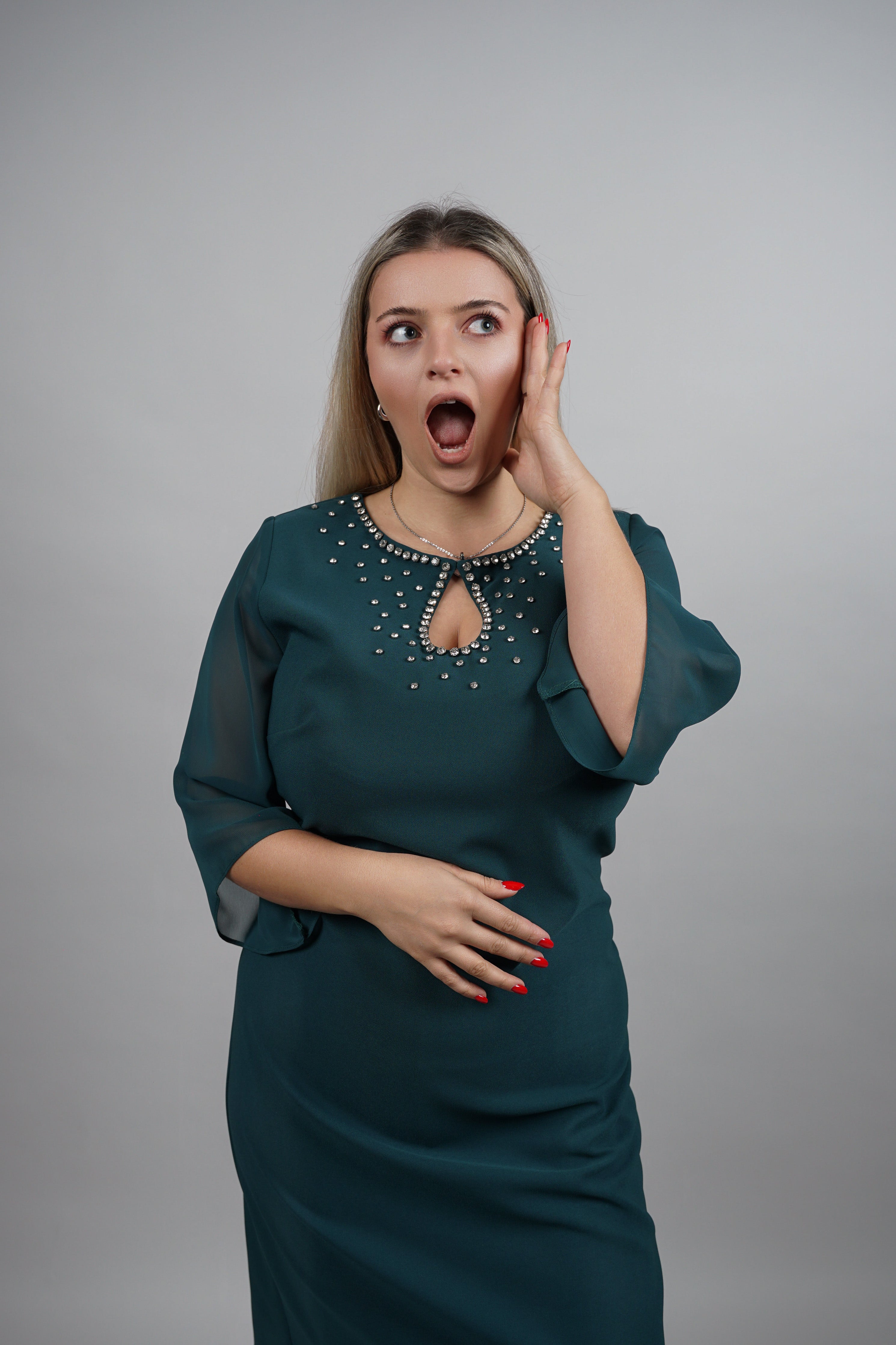 Aurora haljina – smaragdna elegancija s diskretnim sjajem