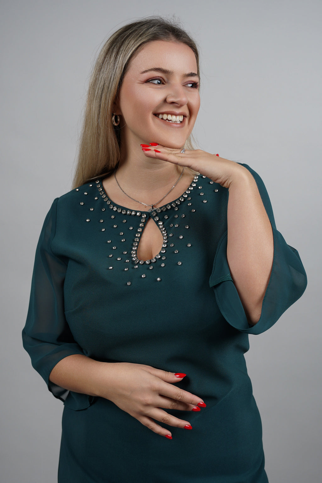 Aurora haljina – smaragdna elegancija s diskretnim sjajem