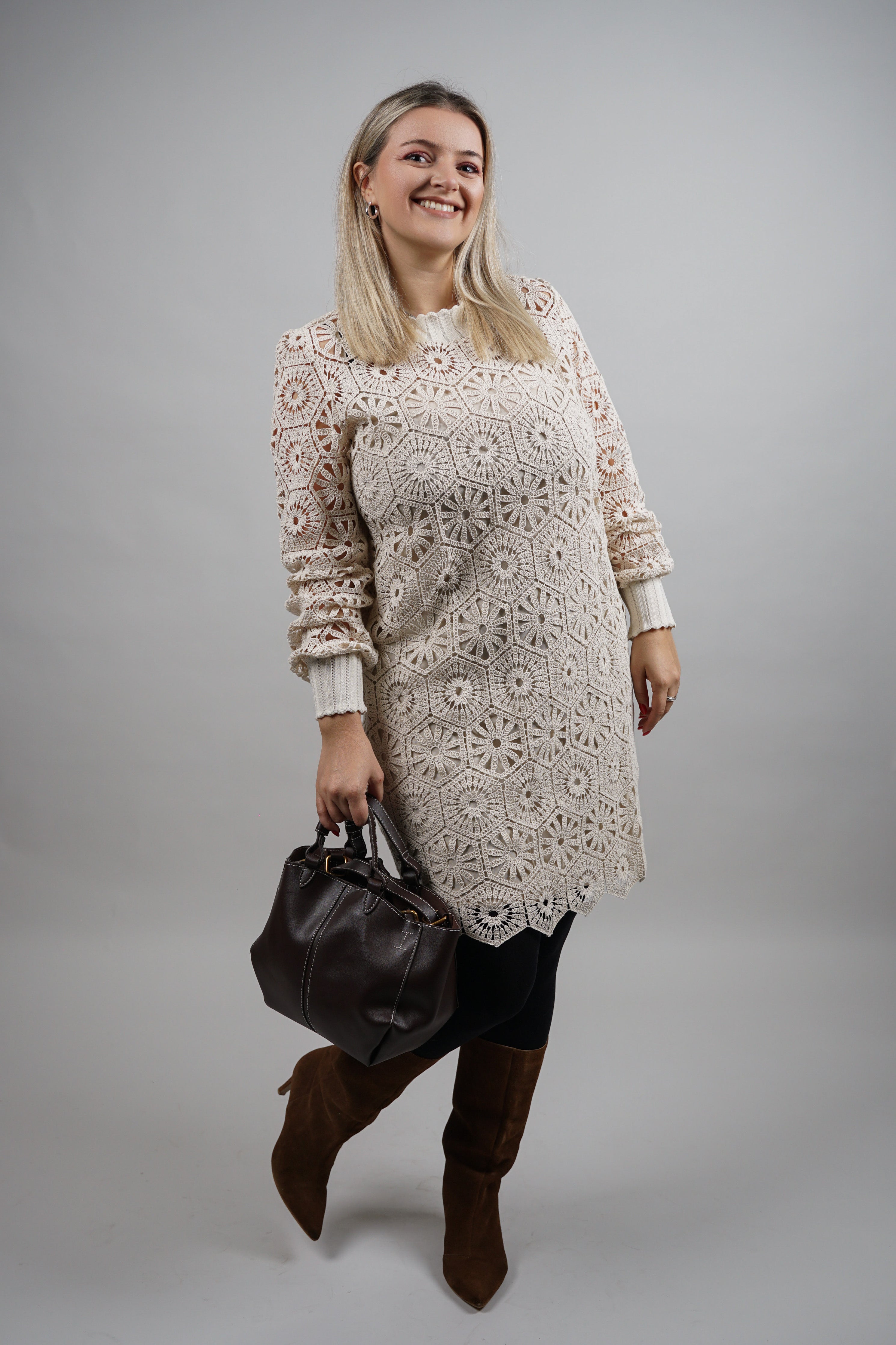 Elin - Čipkana haljina ravnog kroja – bež