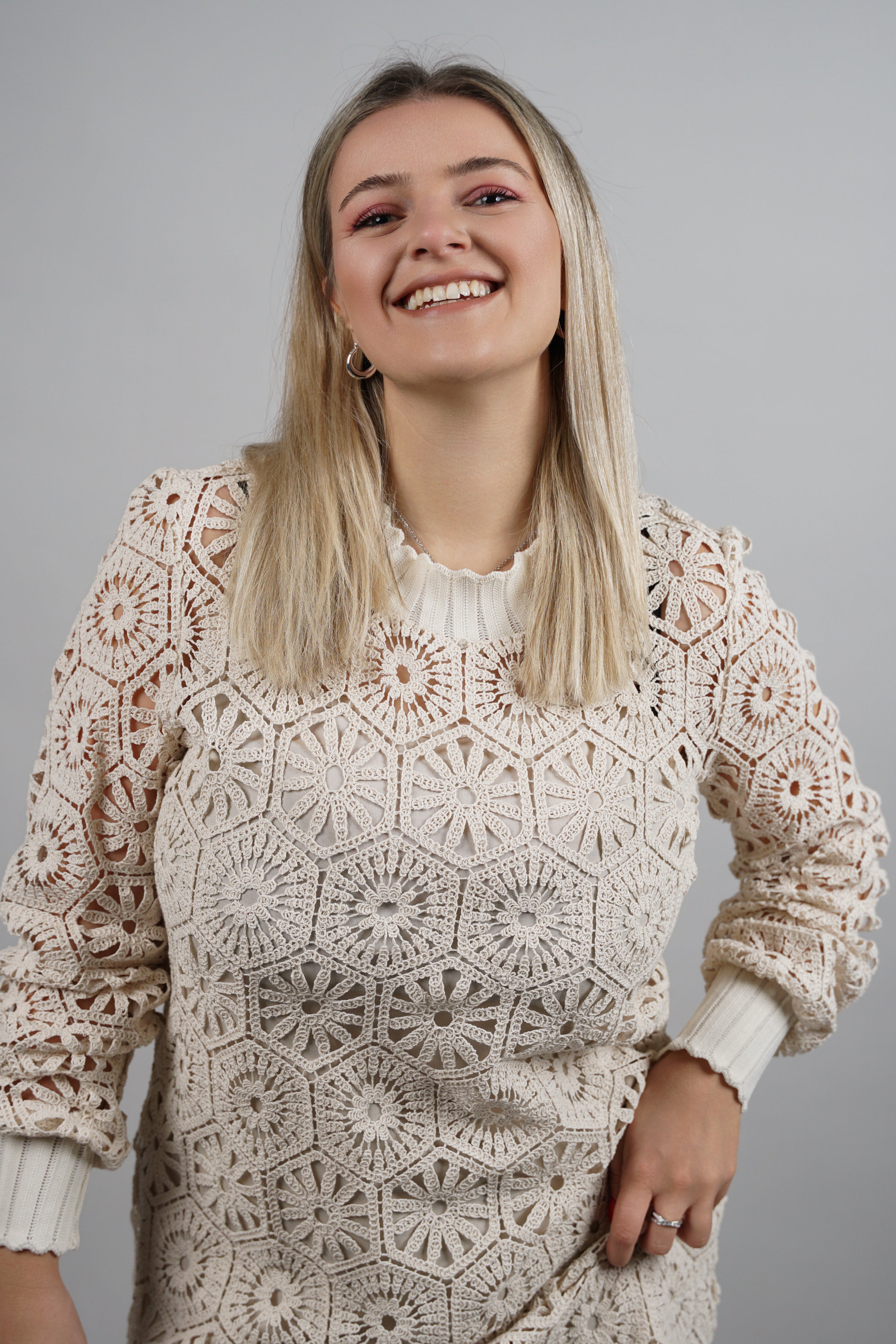 Elin - Čipkana haljina ravnog kroja – bež