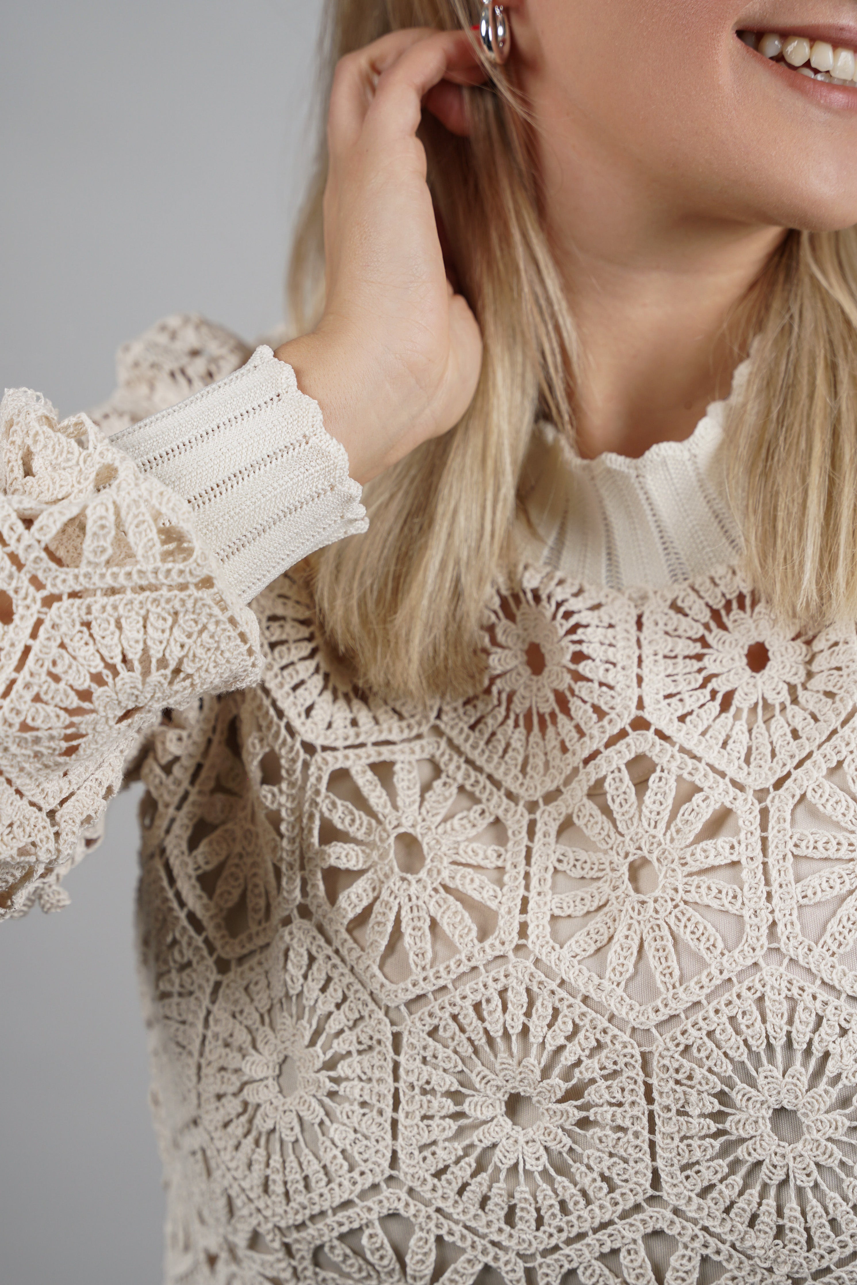 Elin - Čipkana haljina ravnog kroja – bež