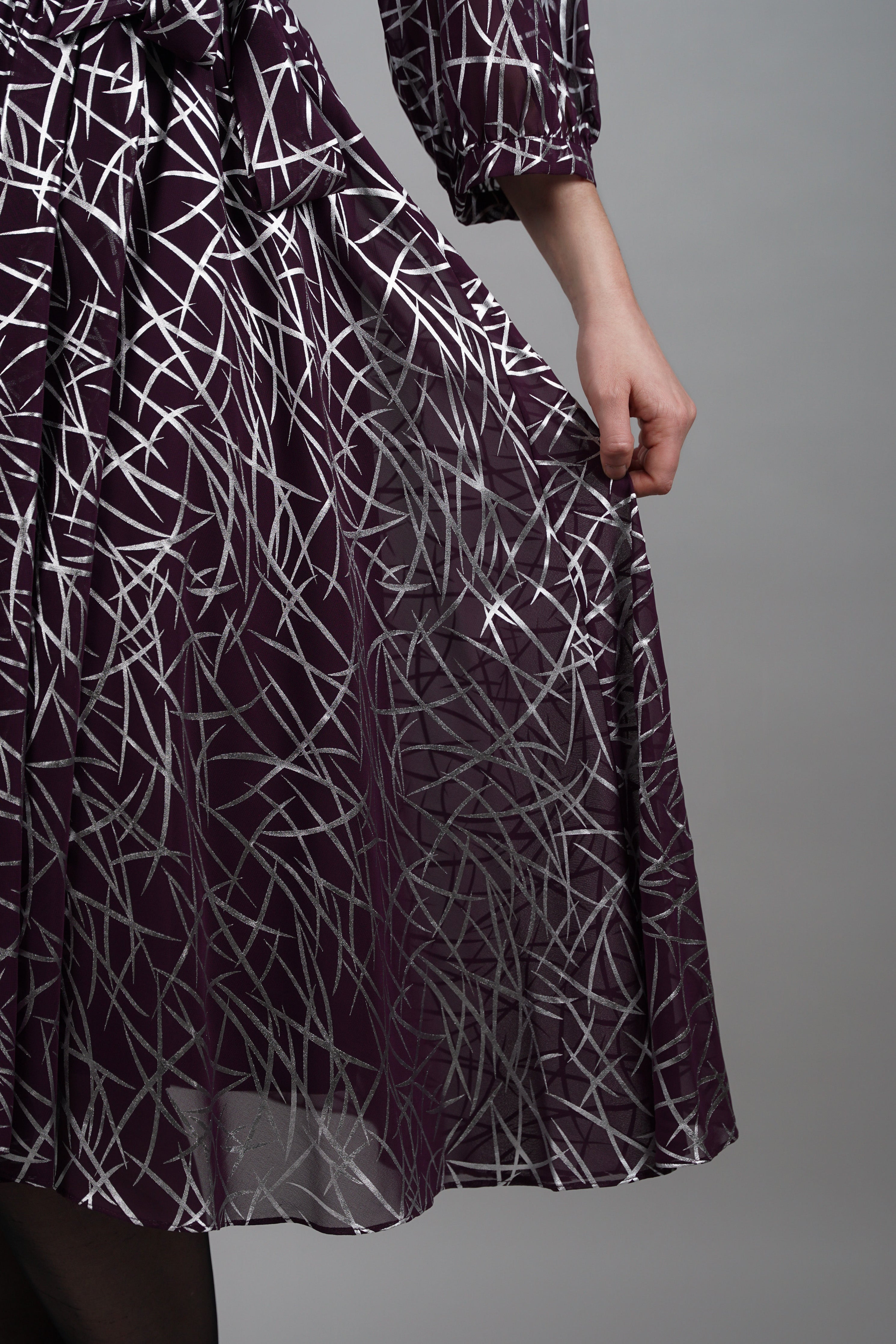 Violet Grace - sofisticirani print i ženstvena silueta