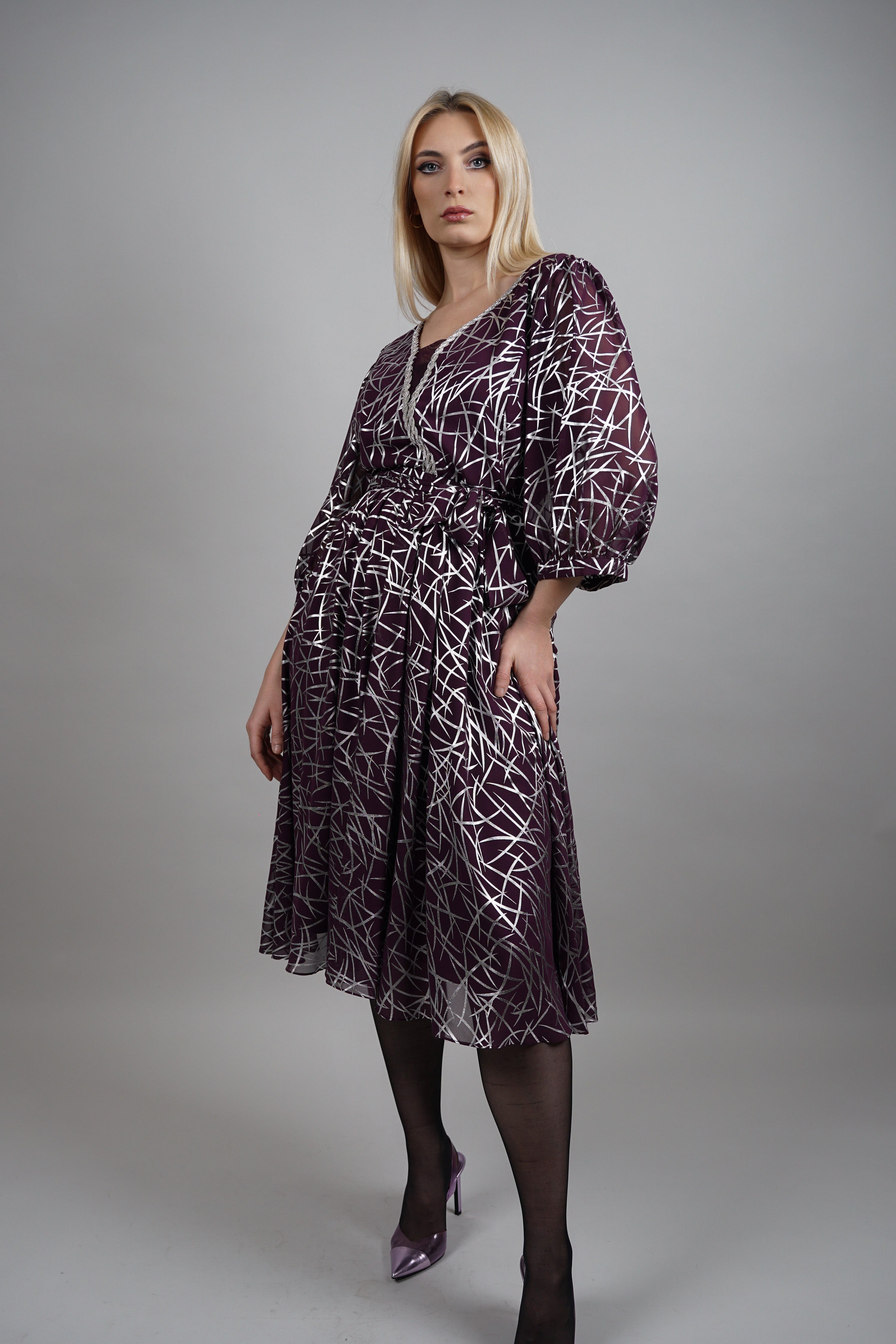 Violet Grace - sofisticirani print i ženstvena silueta