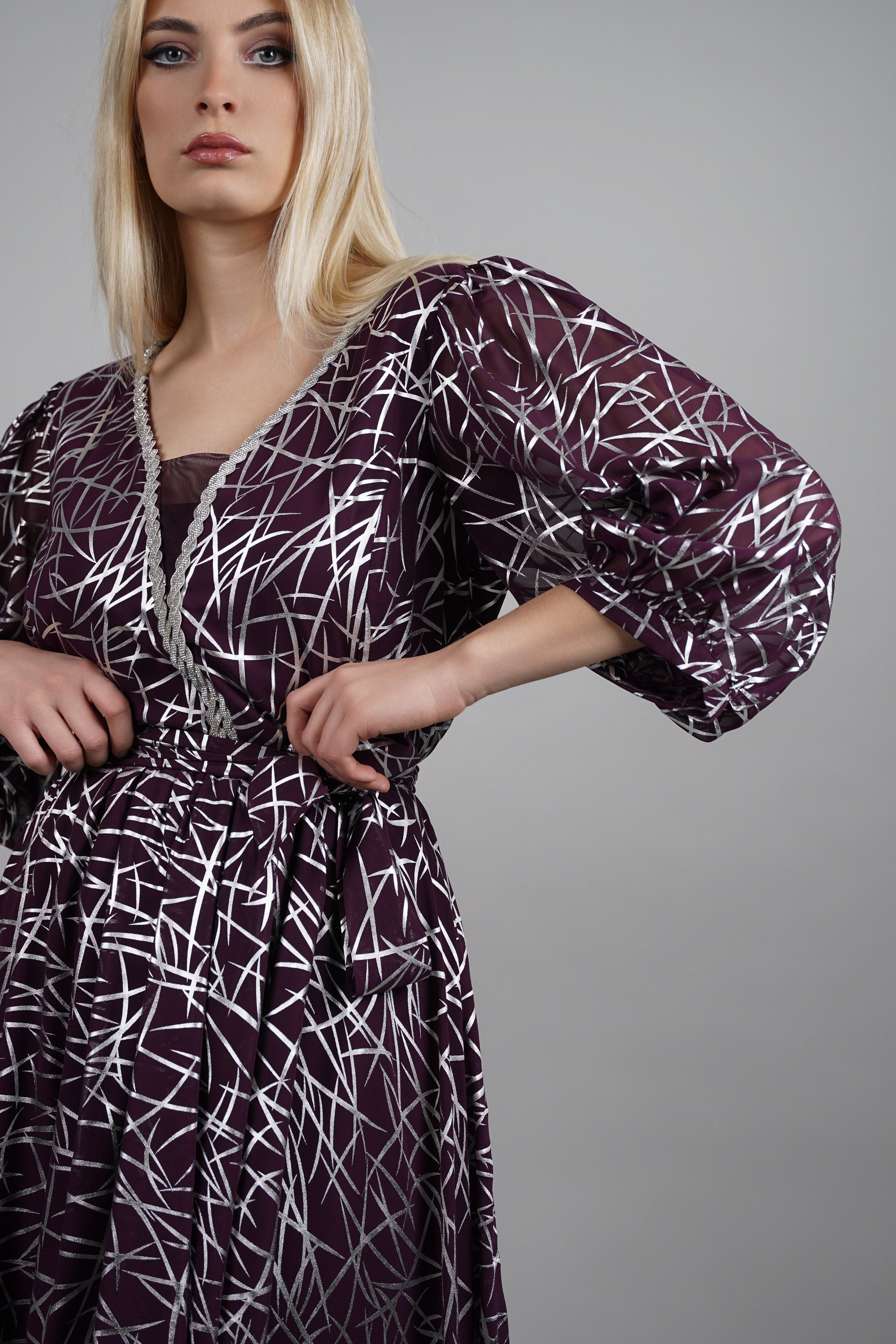 Violet Grace - sofisticirani print i ženstvena silueta