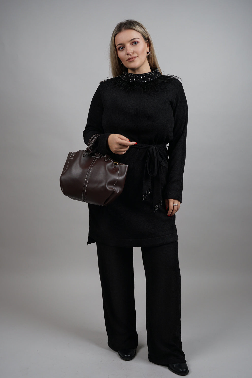 Black Comfort Chic – elegantni crni komplet