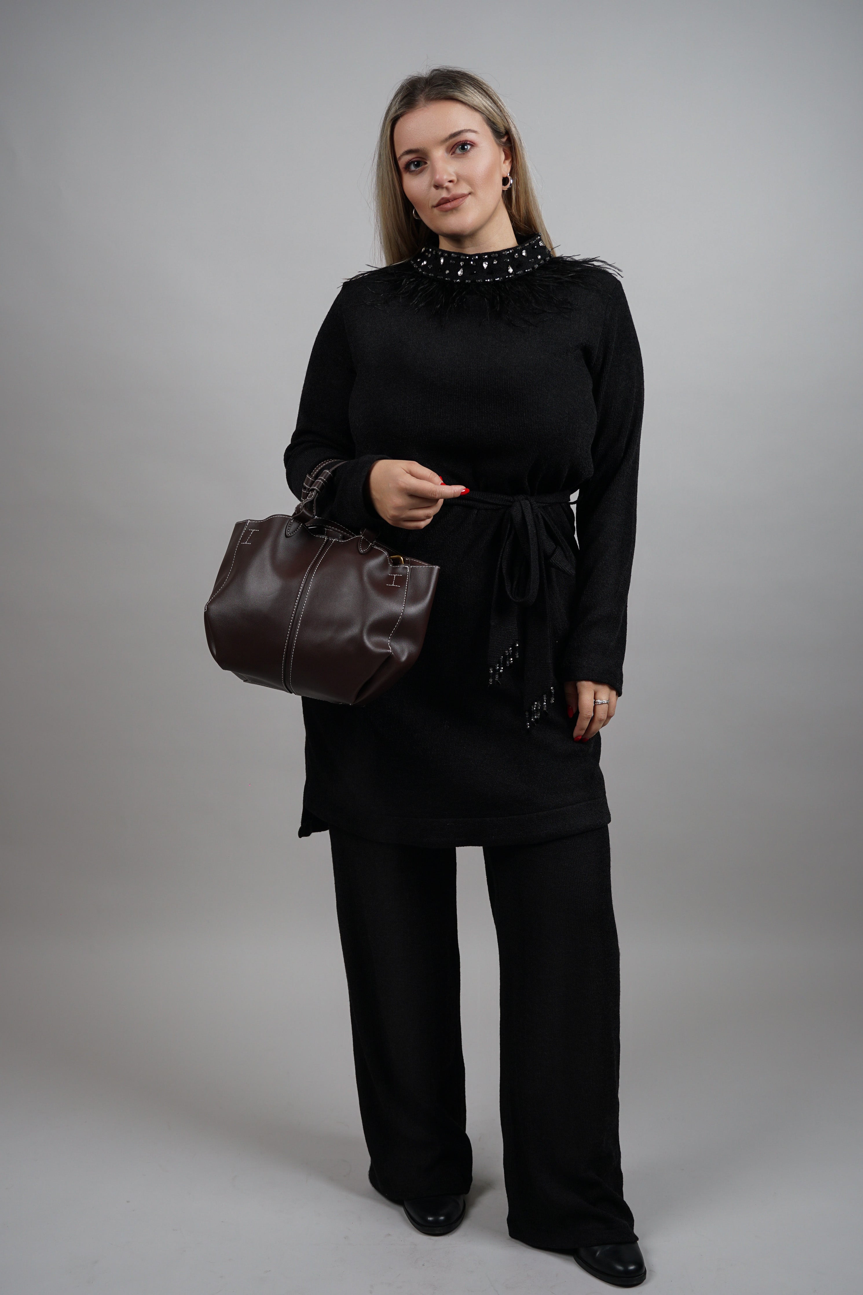 Black Comfort Chic – elegantni crni komplet