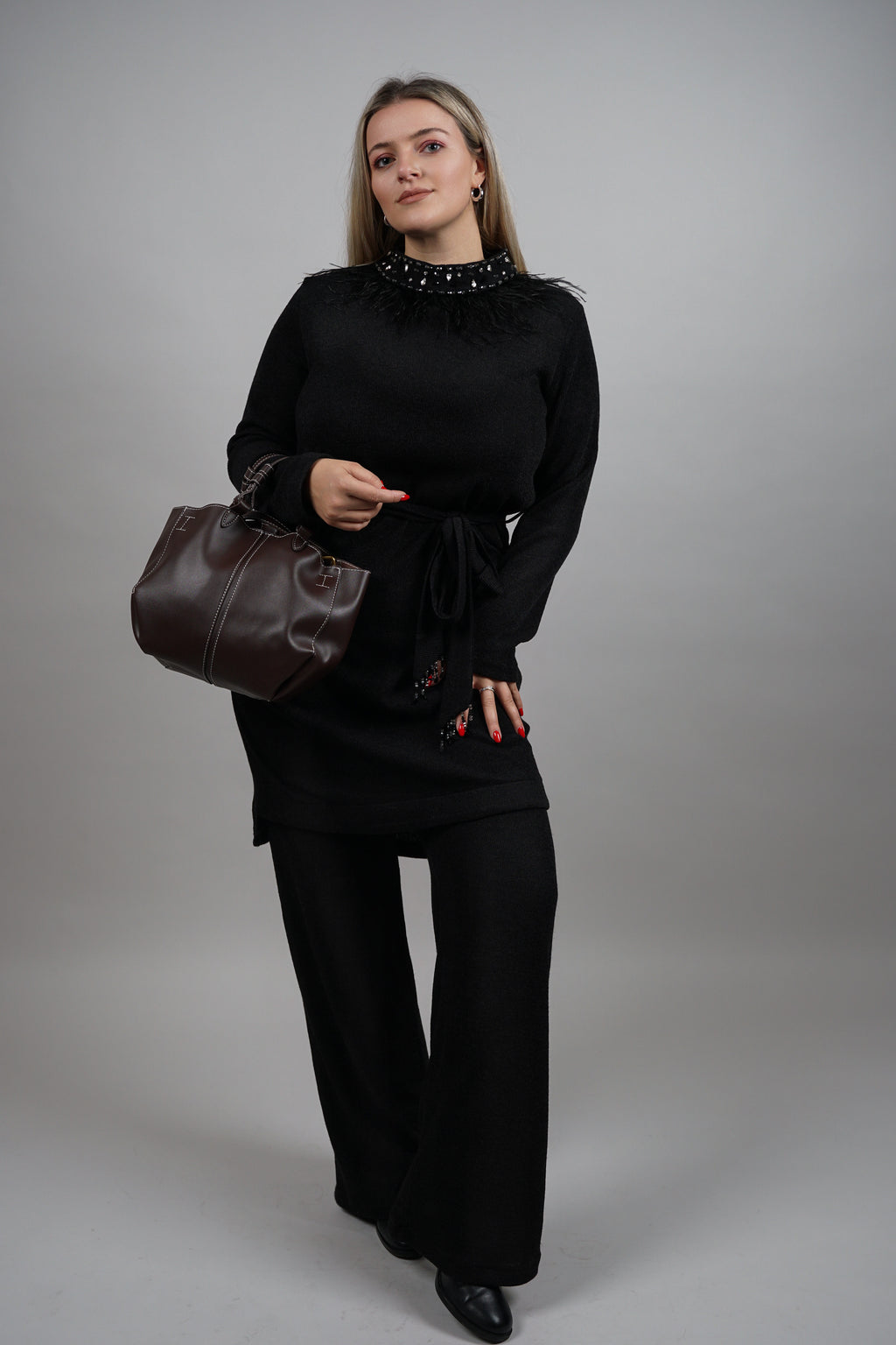 Black Comfort Chic – elegantni crni komplet